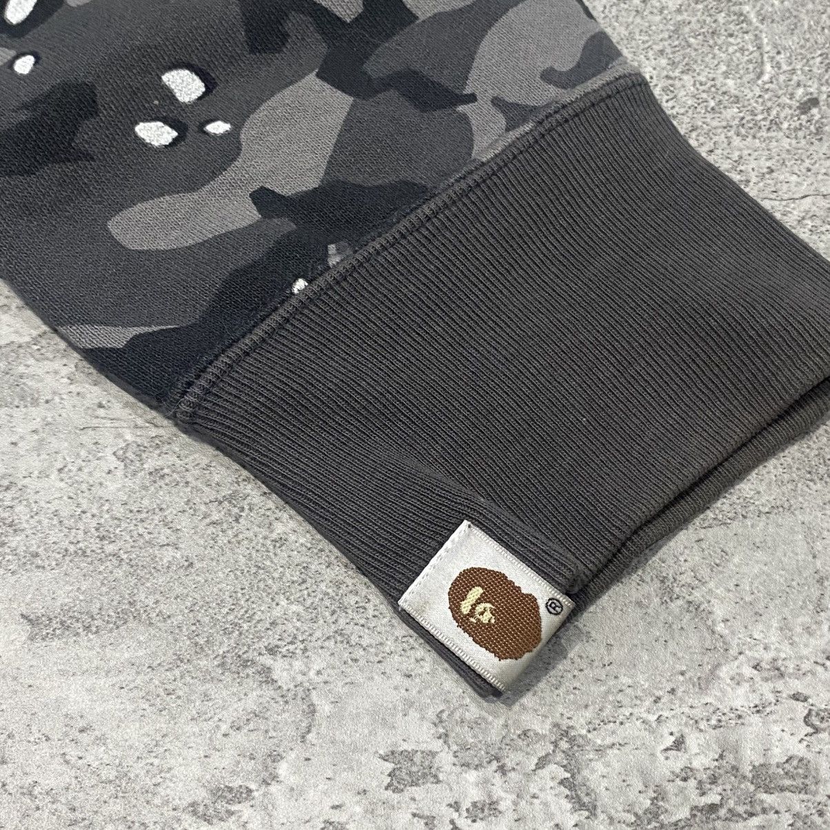 Bape Bape Exclusive Store Limited Desert Camo Shark Size US M / EU 48-50 / 2 - 6 Thumbnail