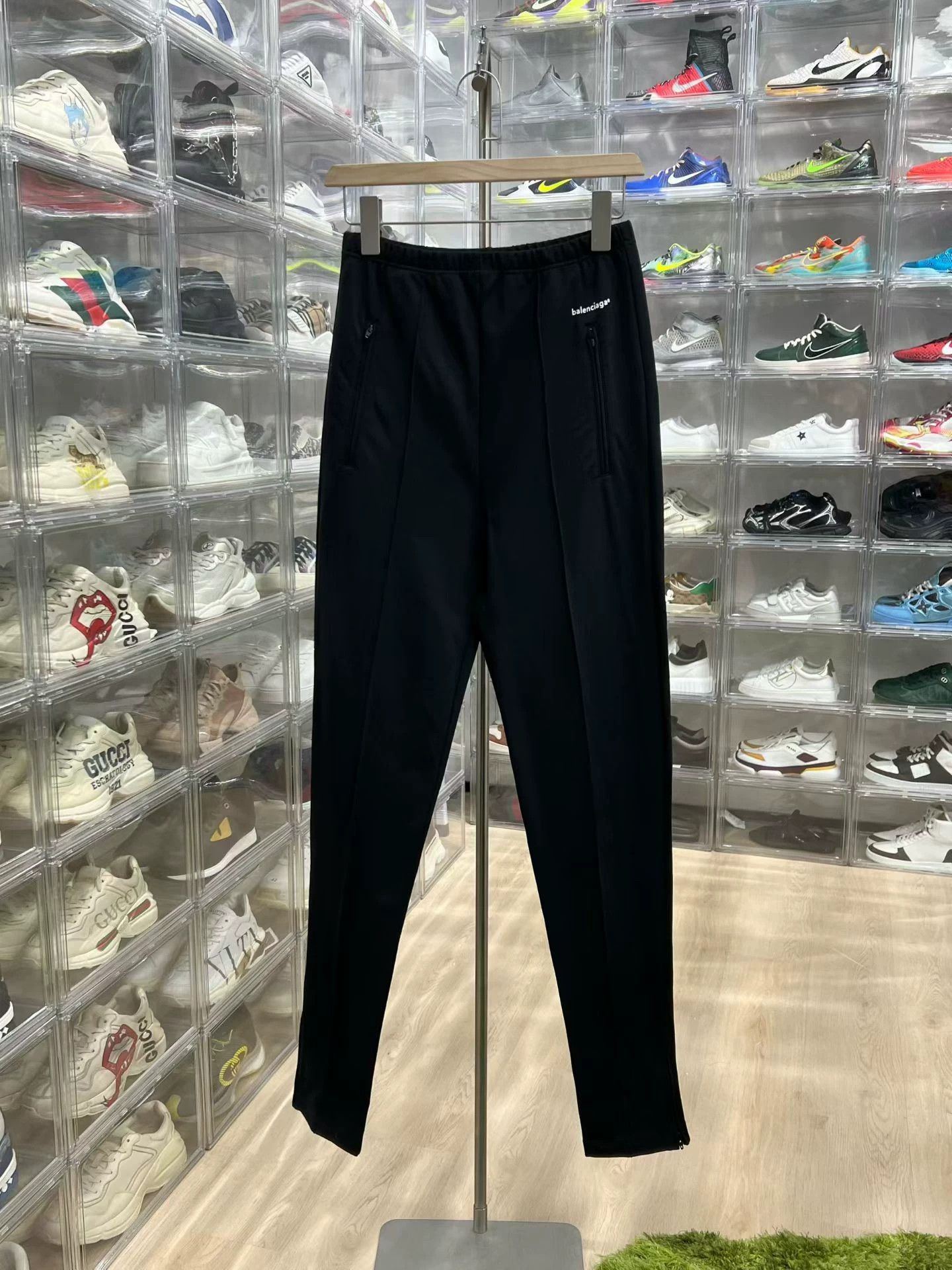 Balenciaga Balenciaga Track Pants - Size 48 - Excellent Condition Size US 32 / EU 48 - 1 Thumbnail