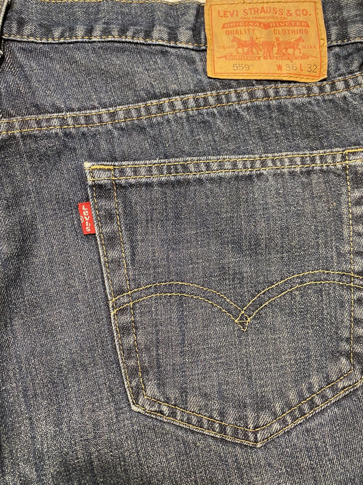 Levi’s 559 distressed denim street wear vintage