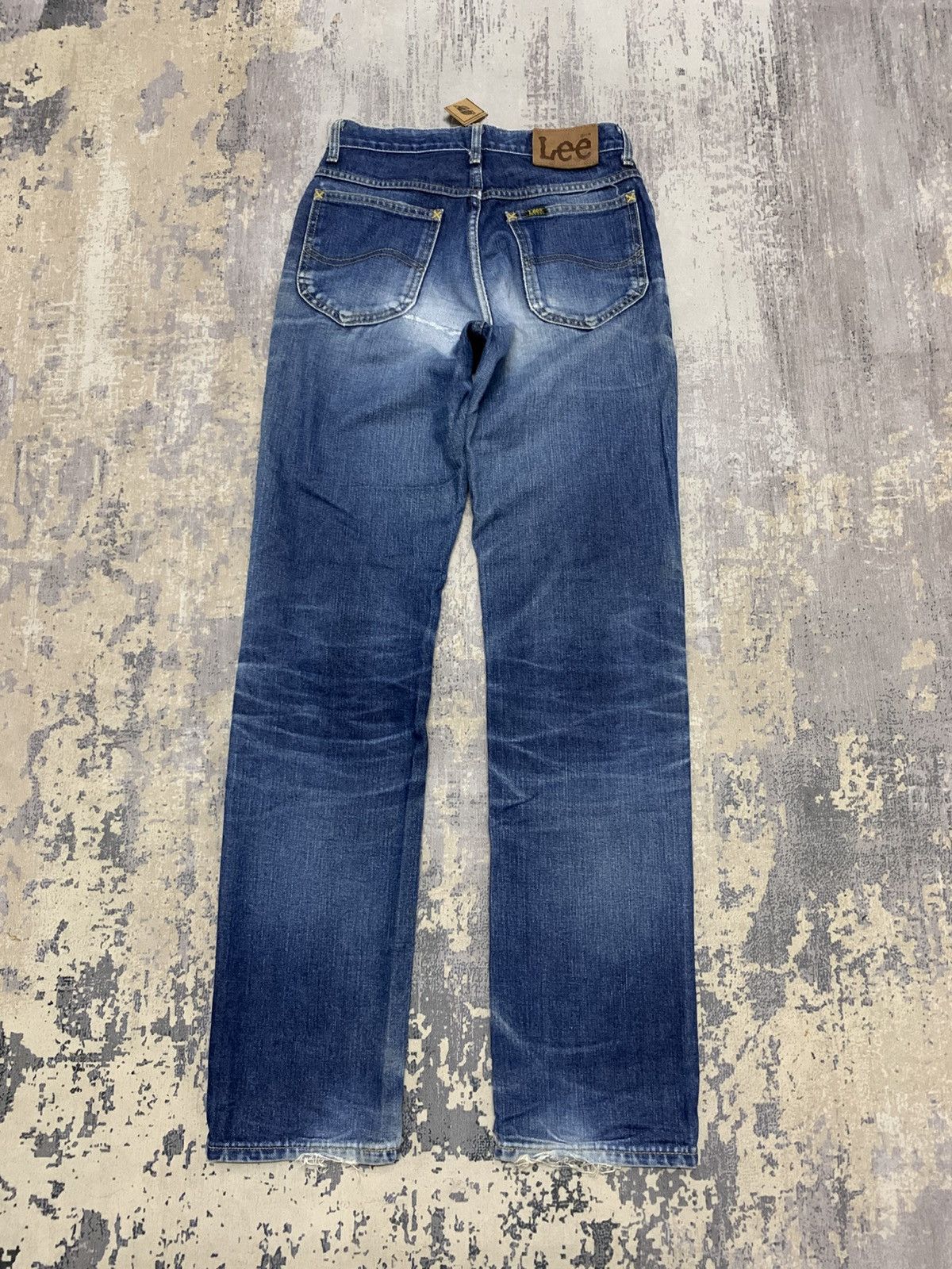 Japanese Brand Vintage Lee Distressed Faded Blue Straight Leg Jeans 27 Size US 27 - 7 Thumbnail