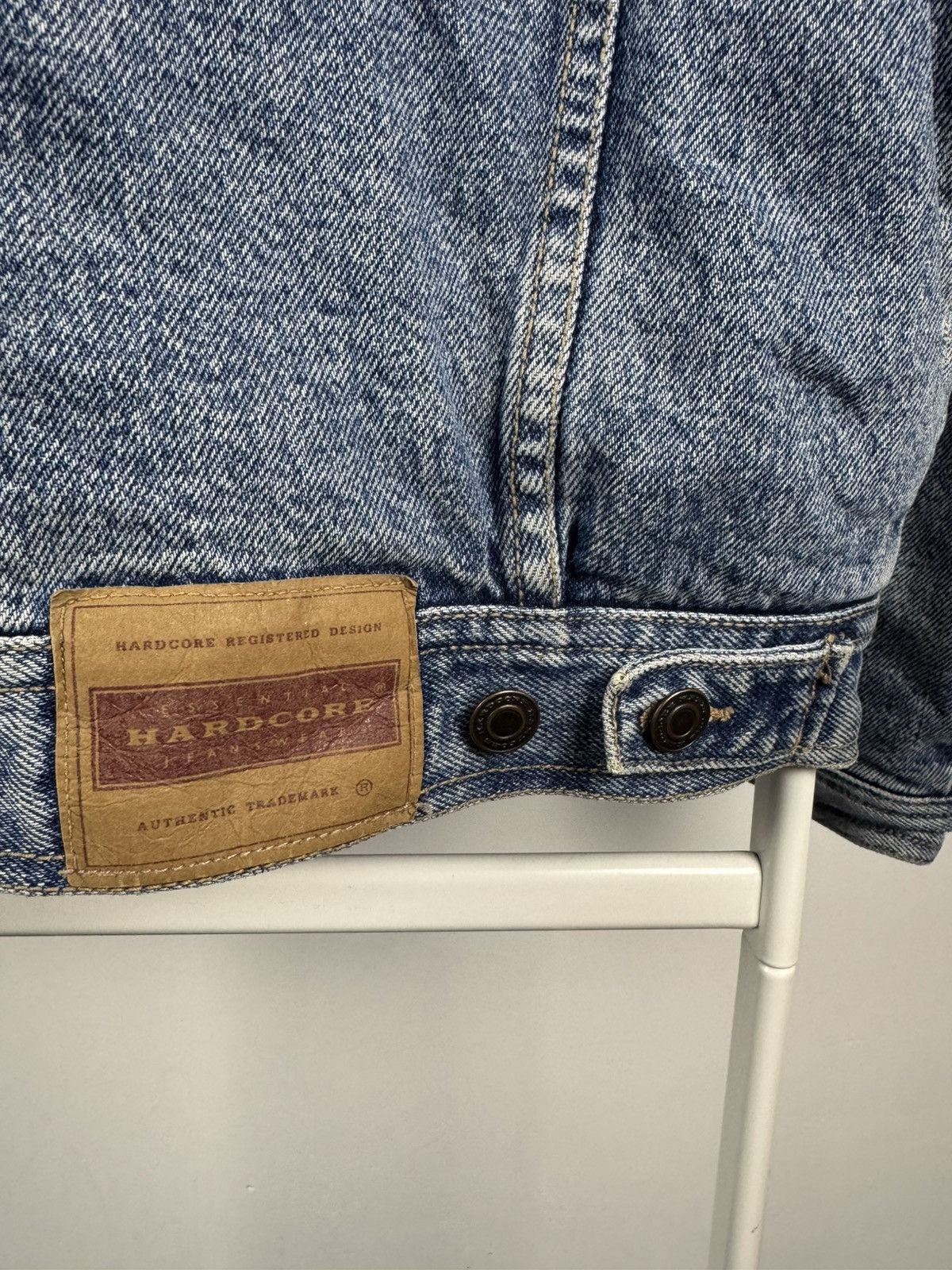 Vintage Vintage Essential Hardcore Jeanswear Trucker Denim Jacket Size US L / EU 52-54 / 3 - 4 Thumbnail
