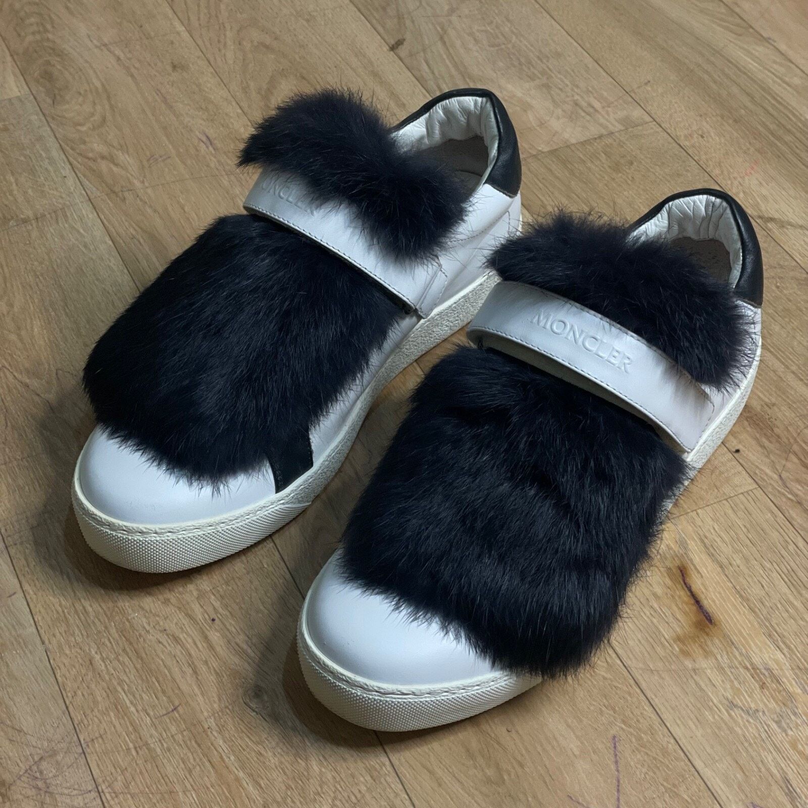 Moncler MONCLER women's shoes sneakers leather LUCIE FUR Low Top Size US 9 / IT 39 - 1 Thumbnail