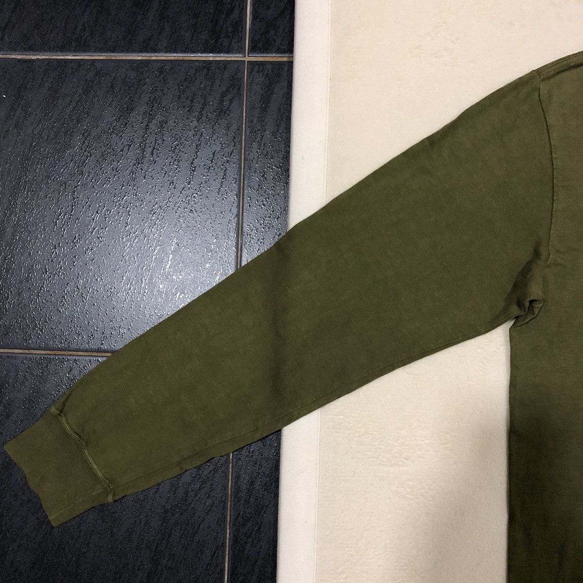 Buzz Rickson's VINTAGE BUZZ RICKSON 91st Bomber Group (WWII) Long Sleeve T Size US M / EU 48-50 / 2 - 4 Thumbnail
