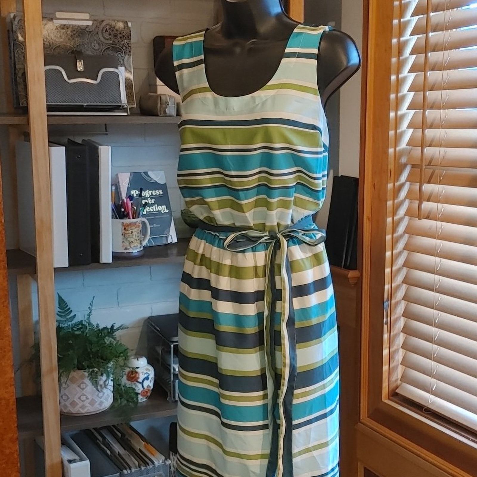Banana Republic Banana Republic Sleeveless Dress w/ Sash Size M / US 6-8 / IT 42-44 - 1 Thumbnail