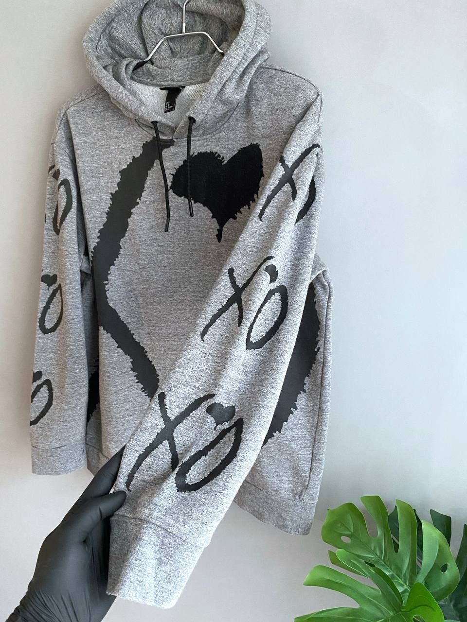 H&M × The Weeknd H&M x The Weekend XO Big Logo Grey Hoodie, Size M Size US M / EU 48-50 / 2 - 5 Thumbnail