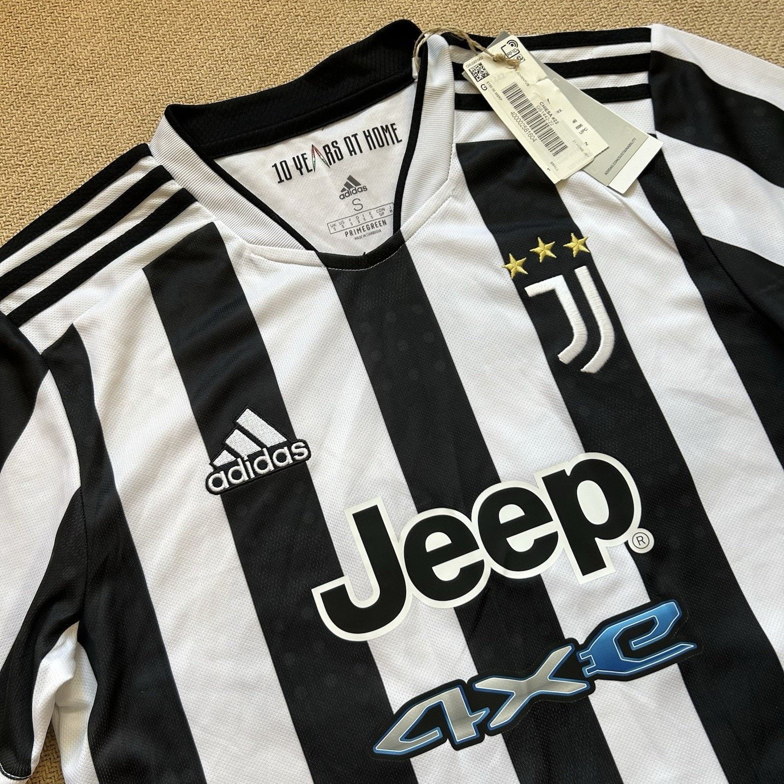Adidas NEW Juventus 2021-22 Chiesa Home Football Soccer Jersey Size US S / EU 44-46 / 1 - 2 Thumbnail