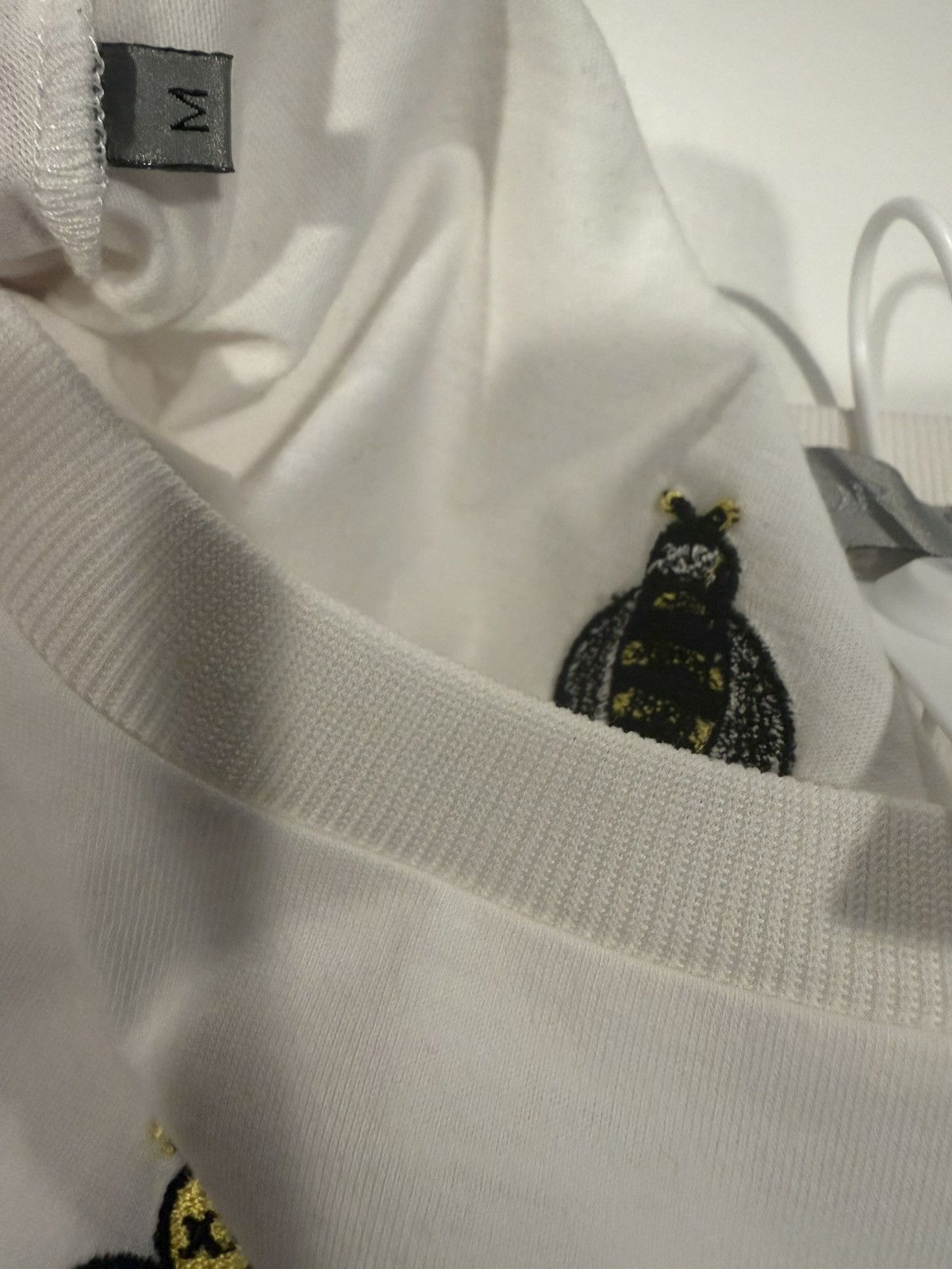Dior Dior Kaws bee t shirt M Size US M / EU 48-50 / 2 - 5 Thumbnail