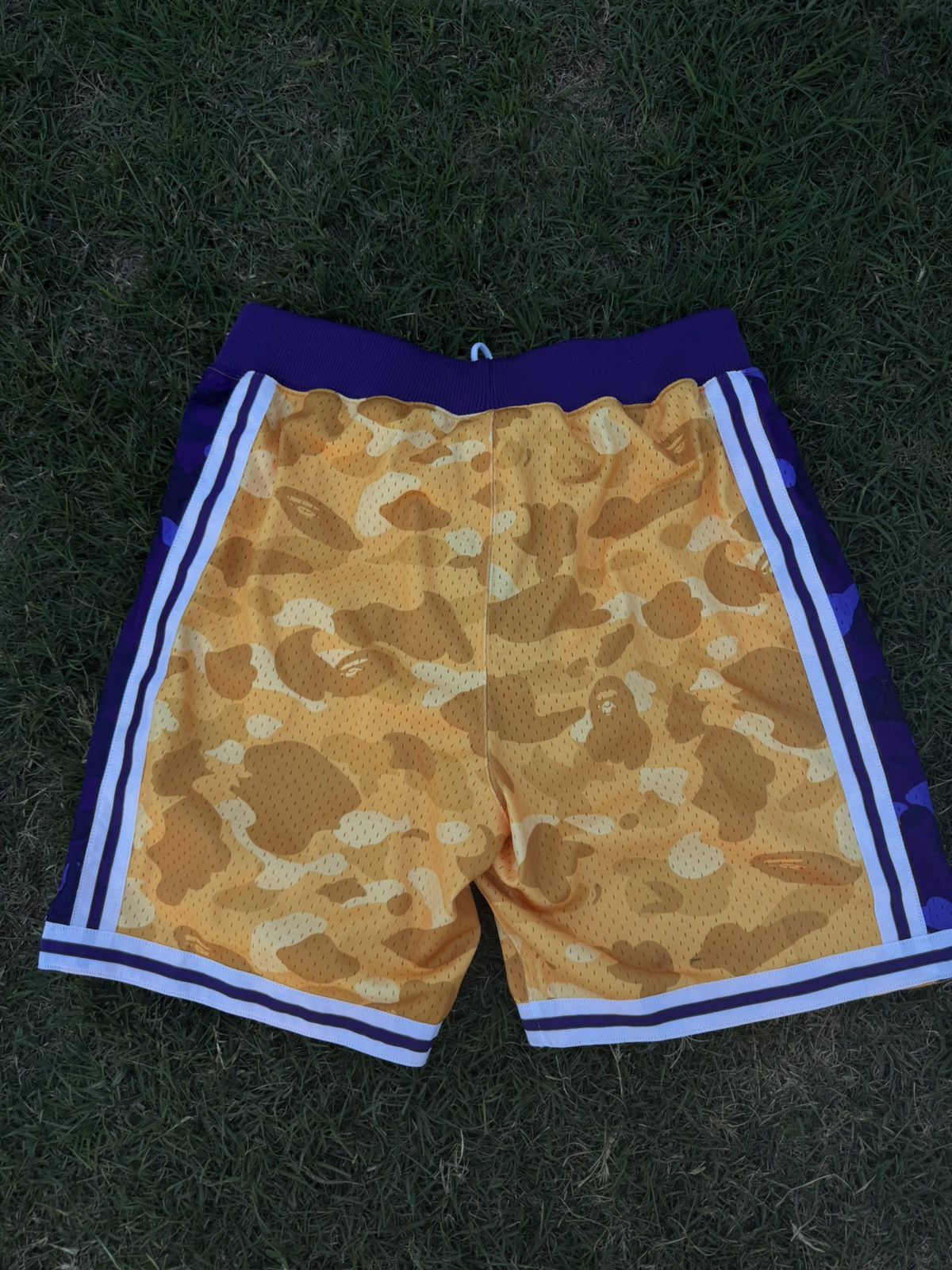 Bape × Mitchell & Ness × NBA Los Angeles Lakers Gold M&N x BAPE Camo Shorts Size US 38 / EU 54 - 2 Thumbnail