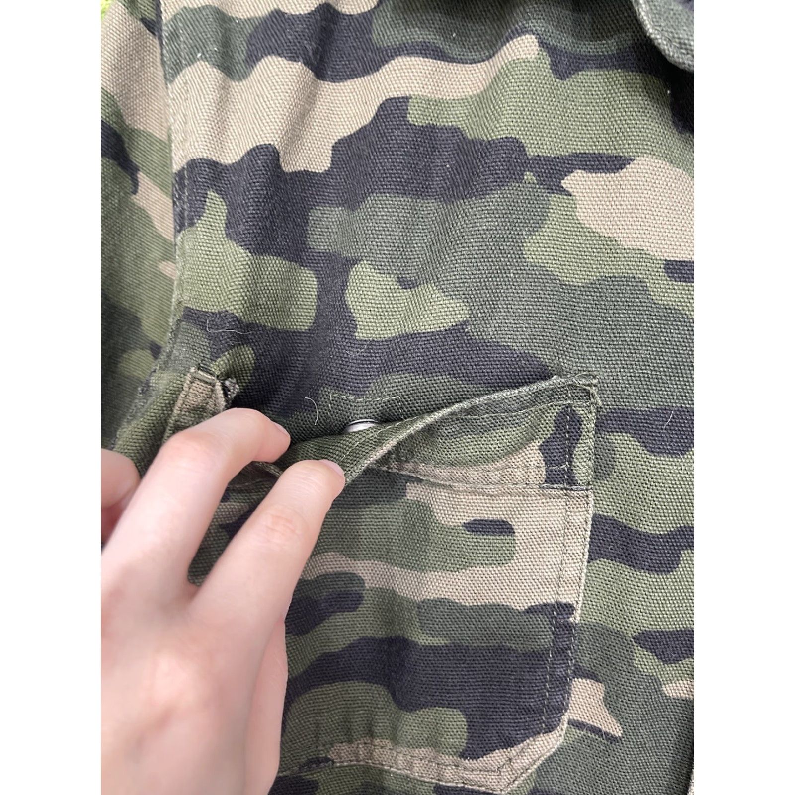 CO Duluth Shirt Mens Medium Utility Jacket Green Camo Snap Shacket Vintage Button-Up Camouflage Canvas Cotton Workwear 90s Mens Size US M / EU 48-50 / 2 - 7 Thumbnail