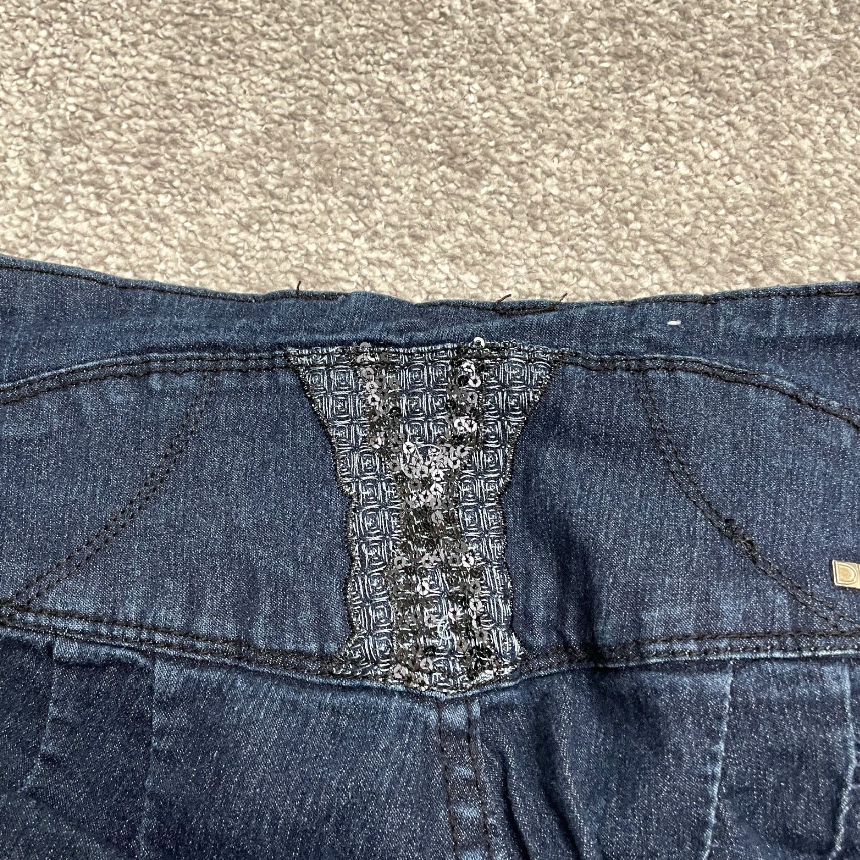 Vintage Diamante Jeans Diamante High Rise Denim Jeans Juniors 7 Blue Dark Wash Sequin Stretch 28x30 Skinny City Modern 7 Womens Size 28" / US 6 / IT 42 - 5 Thumbnail