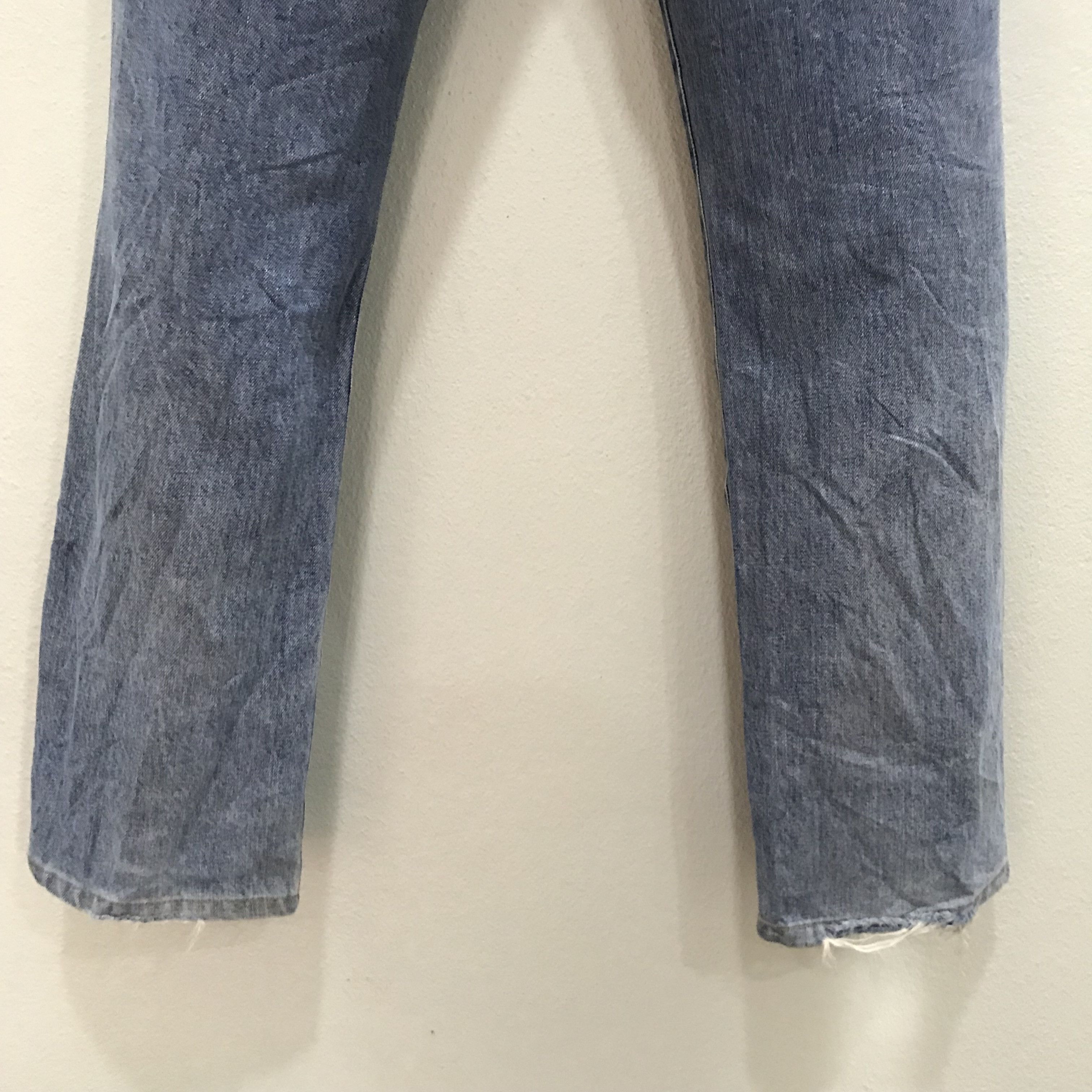 Wrangler Vintage 90s Wrangler Light Wash Straight/ Slight Flare Jeans Size US 31 - 11 Thumbnail