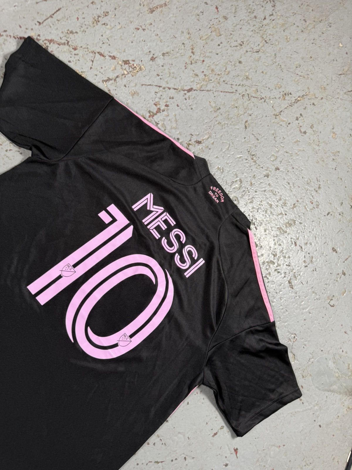 Other Xbto Miami Mls Messi Pink Black Soccer Jersey Size US M / EU 48-50 / 2 - 6 Thumbnail
