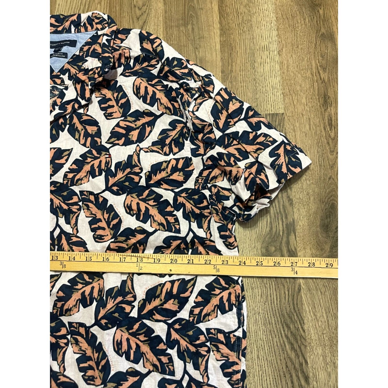 Tommy Hilfiger Tommy Hilfiger Shirt Mens XXL Black White Tan Button Up Leaves Allover Print Colorful Shirt Size US XXL / EU 58 / 5 - 6 Thumbnail