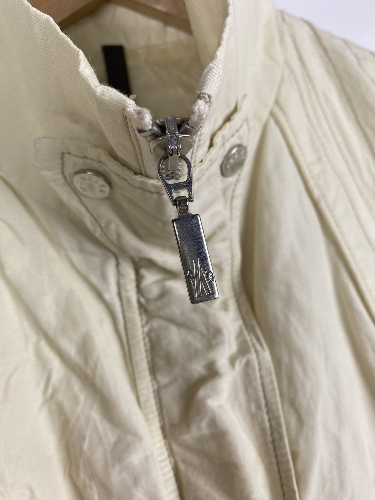 Moncler Moncler vintage ladies full zip jacket size 3 beige Size S / US 4 / IT 40 - 9 Thumbnail