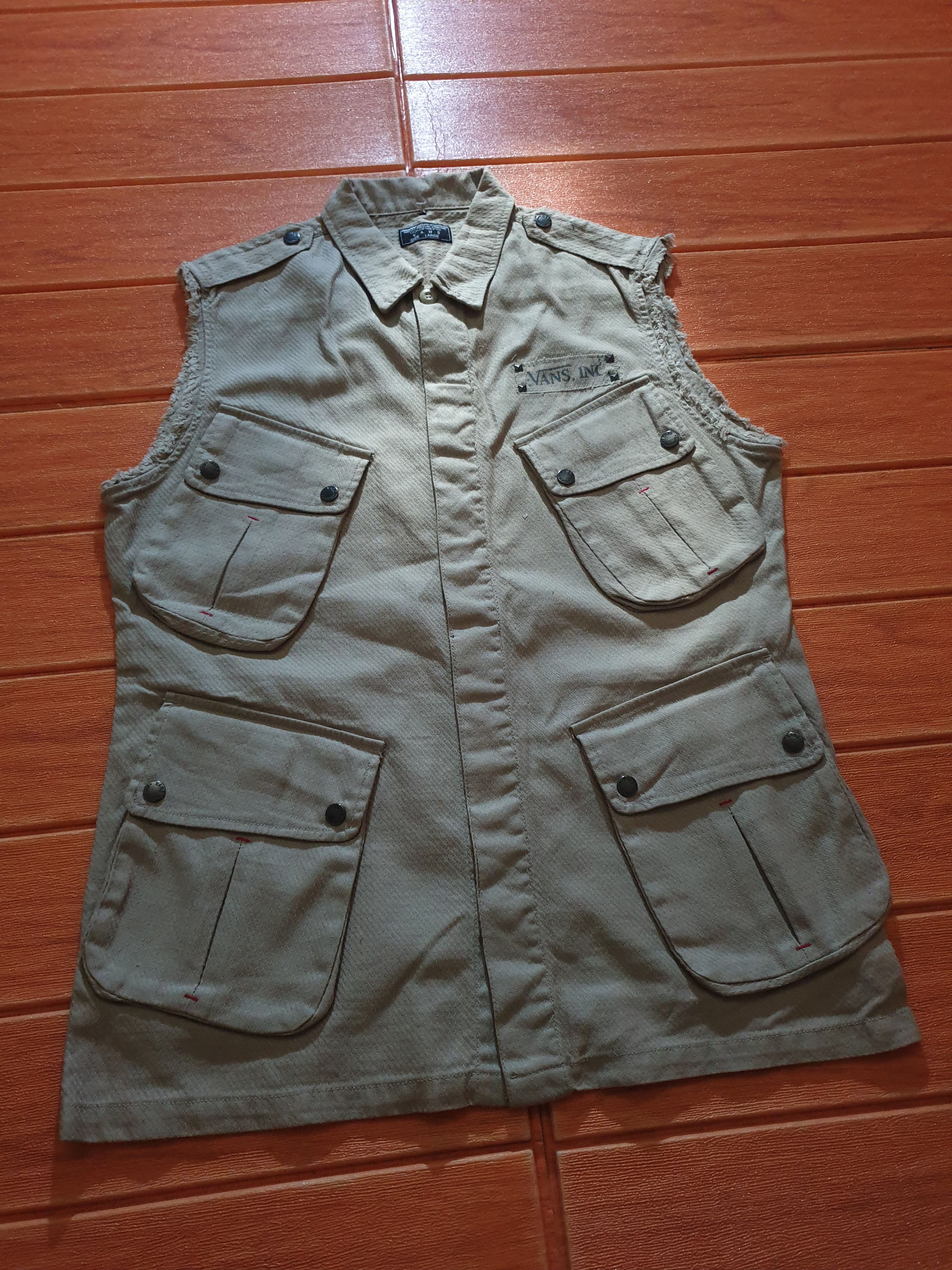 Vans Vans multipocket beige colour vest Size US L / EU 52-54 / 3 - 5 Thumbnail