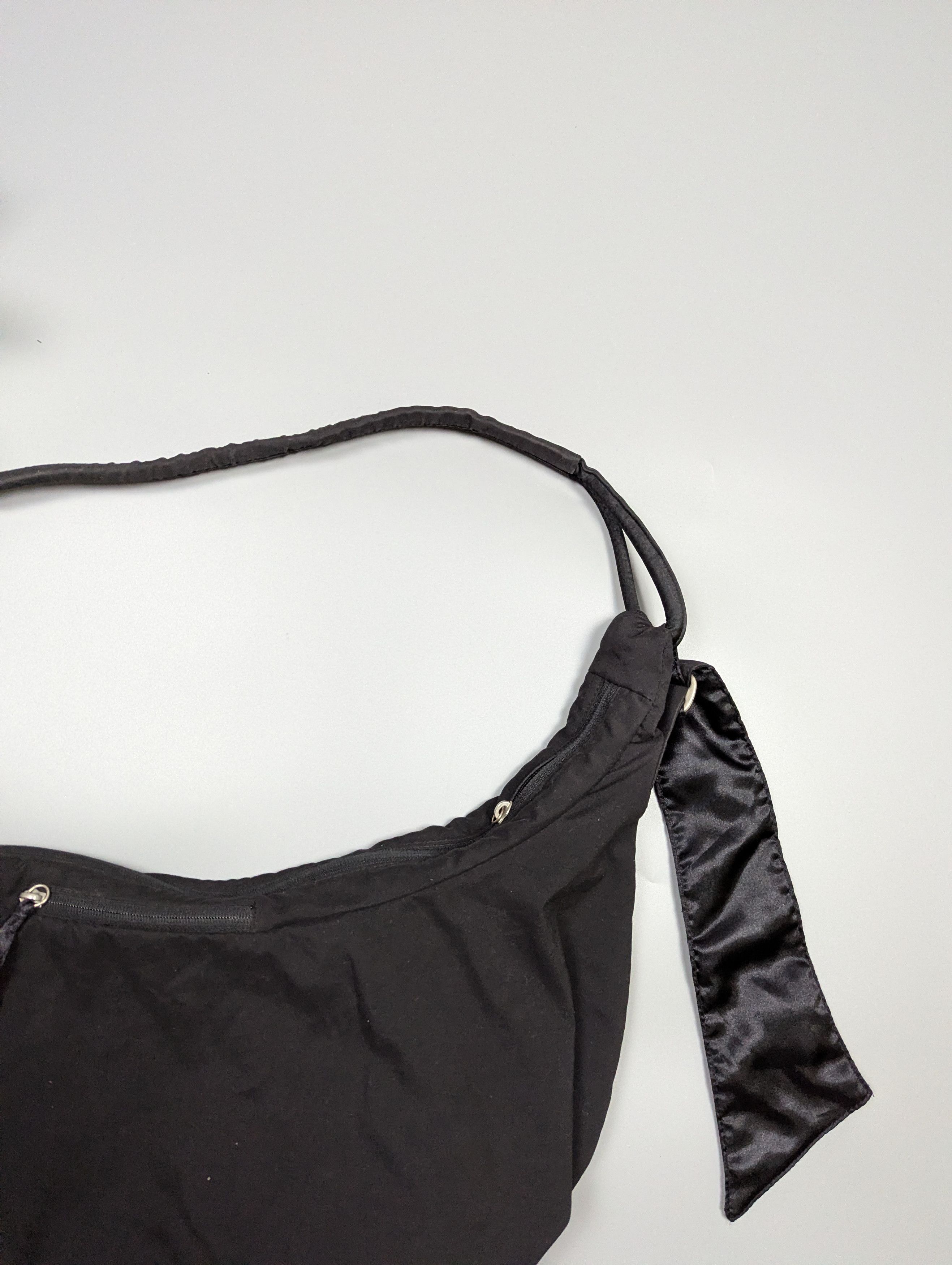 Reebok Y2K Reebok RBK Sling Crossbody Bag Black Minimalist Size ONE SIZE - 15 Thumbnail