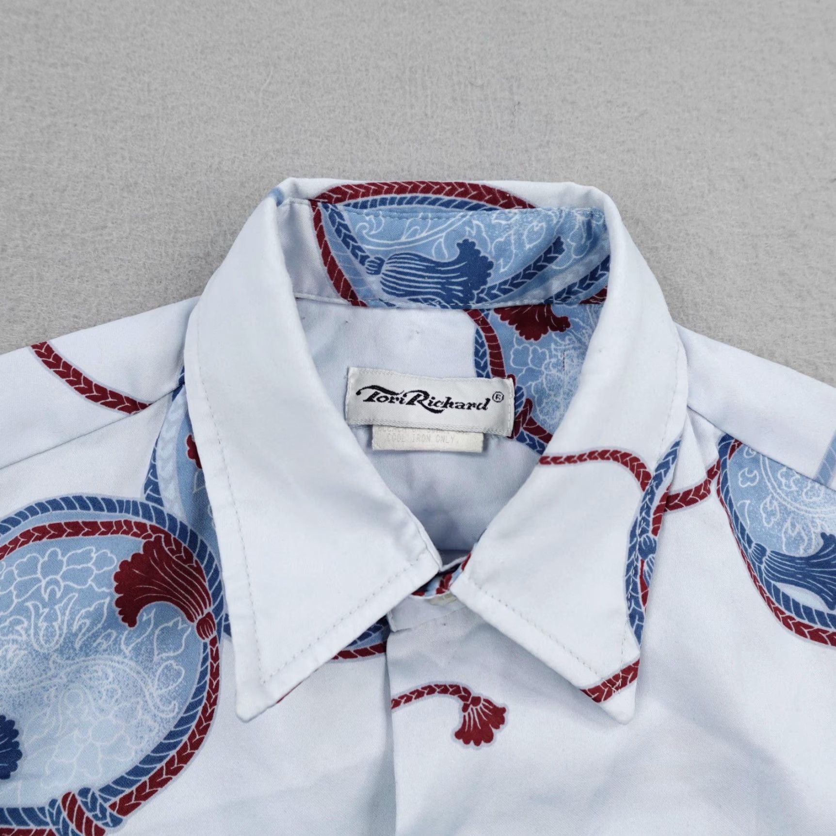 Tori Richard VINTAGE Tori Richard Shirt Mens XS Blue Hawaiian Aloha Button-Up 70s Camp Beach Tropical Graphic Print 70s Mens XS Blue Hawaiian Aloha Button-Up Shirt Size US XS / EU 42 / 0 - 2 Thumbnail