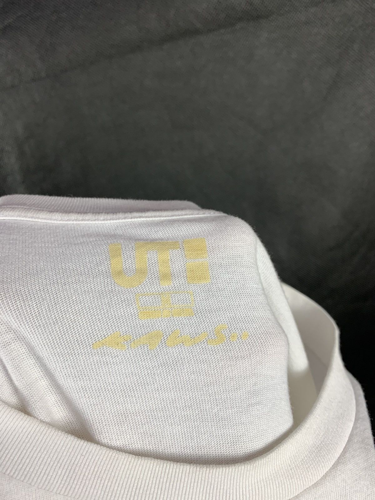 Uniqlo Steals! Kaws Uniqlo Pocket Tee Size US M / EU 48-50 / 2 - 5 Thumbnail