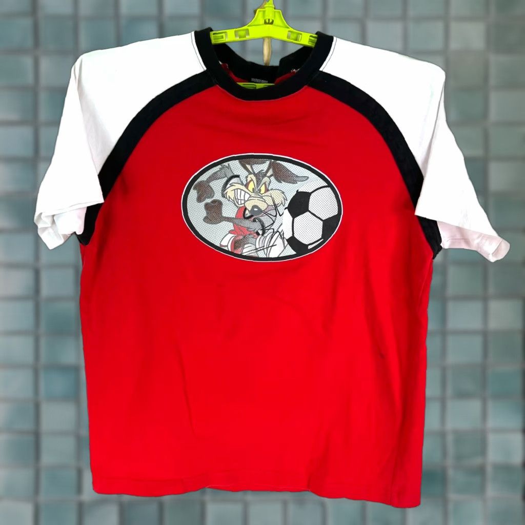 Vintage VINTAGE Looney Tunes Soccer Jersey Shirt Adult L Red 1990s Wile E Coyote 90s Graphic Print Mens Size US L / EU 52-54 / 3 - 1 Thumbnail