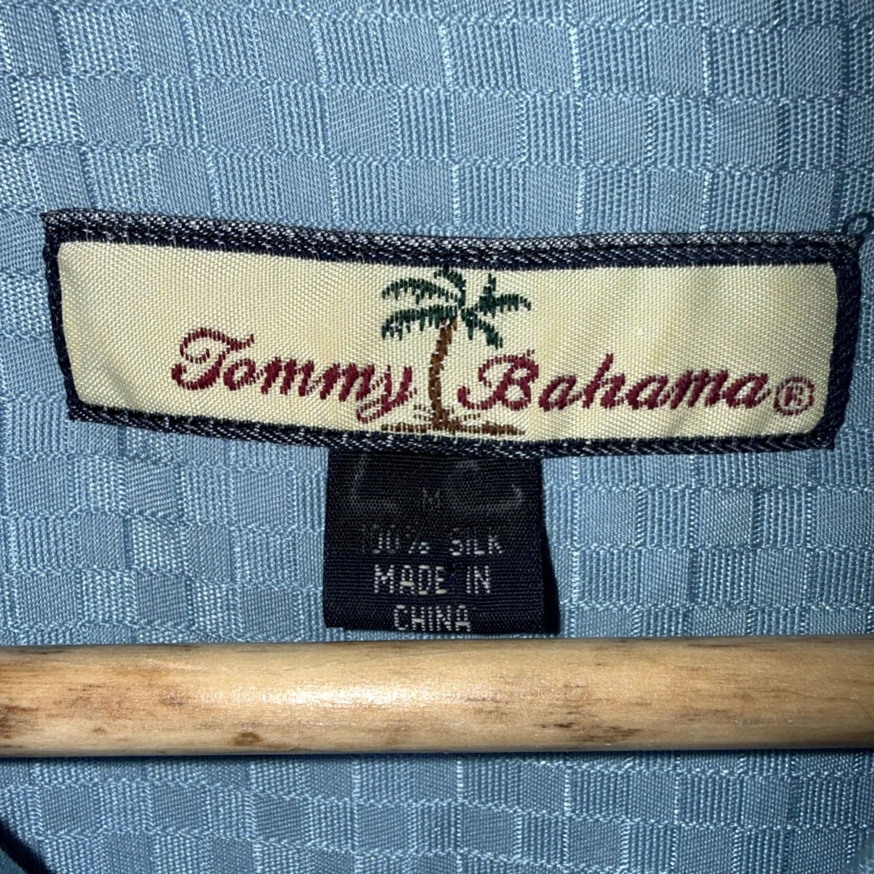 Tommy Bahama VINTAGE Tommy Bahama Blue Embroidered Hawaiian Shirt Mens Size M Size US M / EU 48-50 / 2 - 4 Thumbnail