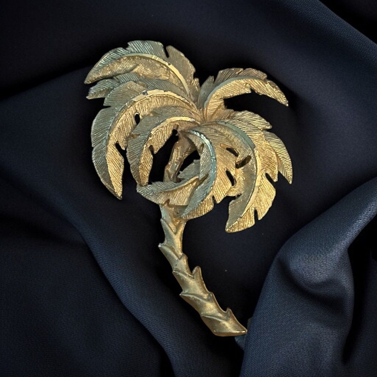 Vintage Vintage large gold tone palm tree brooch Size ONE SIZE - 1 Thumbnail