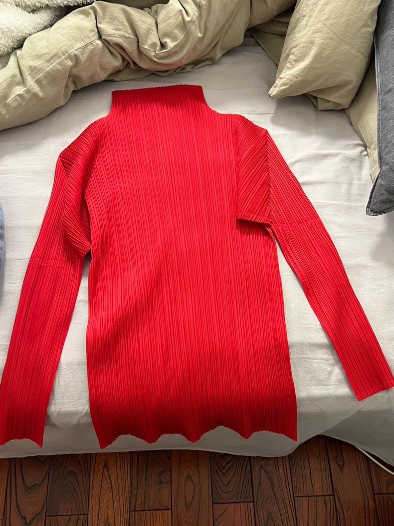 Issey Miyake Issey Miyake Red Pleated Top Size US M / EU 48-50 / 2 - 1 Thumbnail