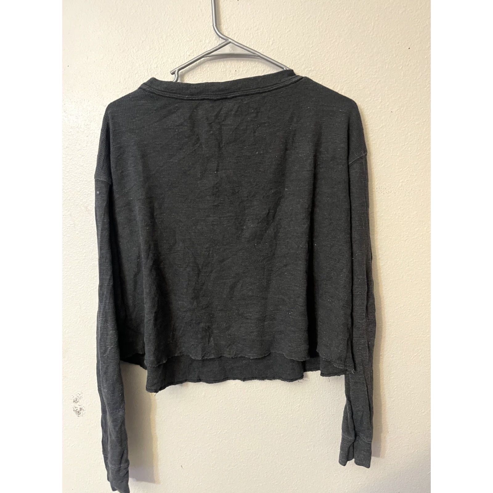 Victoria's Secret Victoria's Secret Gray Long Sleeve T-Shirt Womens S V-Neck Pullover Classic Fit Size S / US 4 / IT 40 - 2 Thumbnail