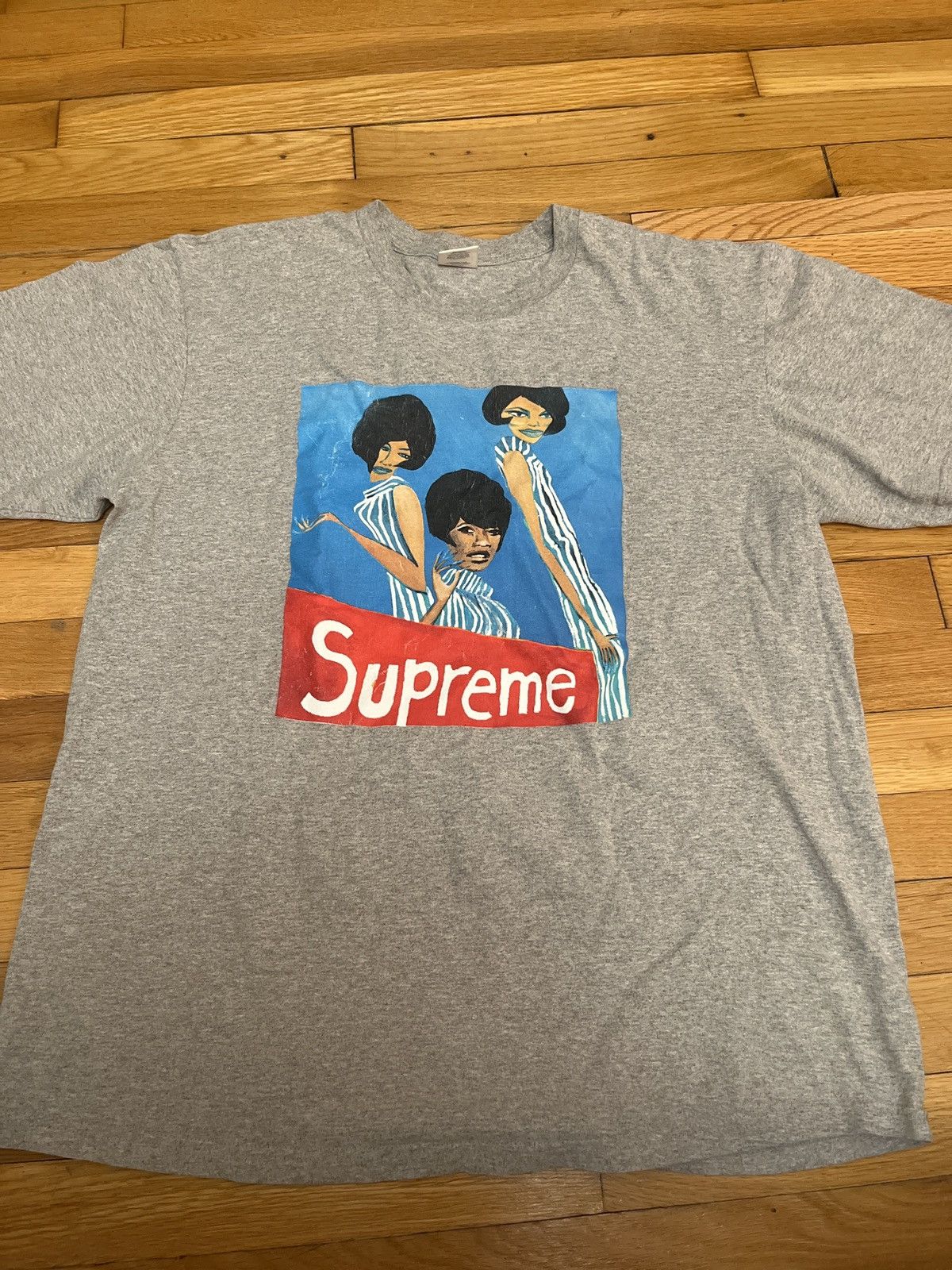 Supreme The supremes supreme t Size US L / EU 52-54 / 3 - 1 Preview