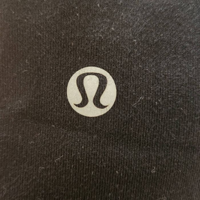 Lululemon Lululemon free to flow cropped seamless leggings size 8