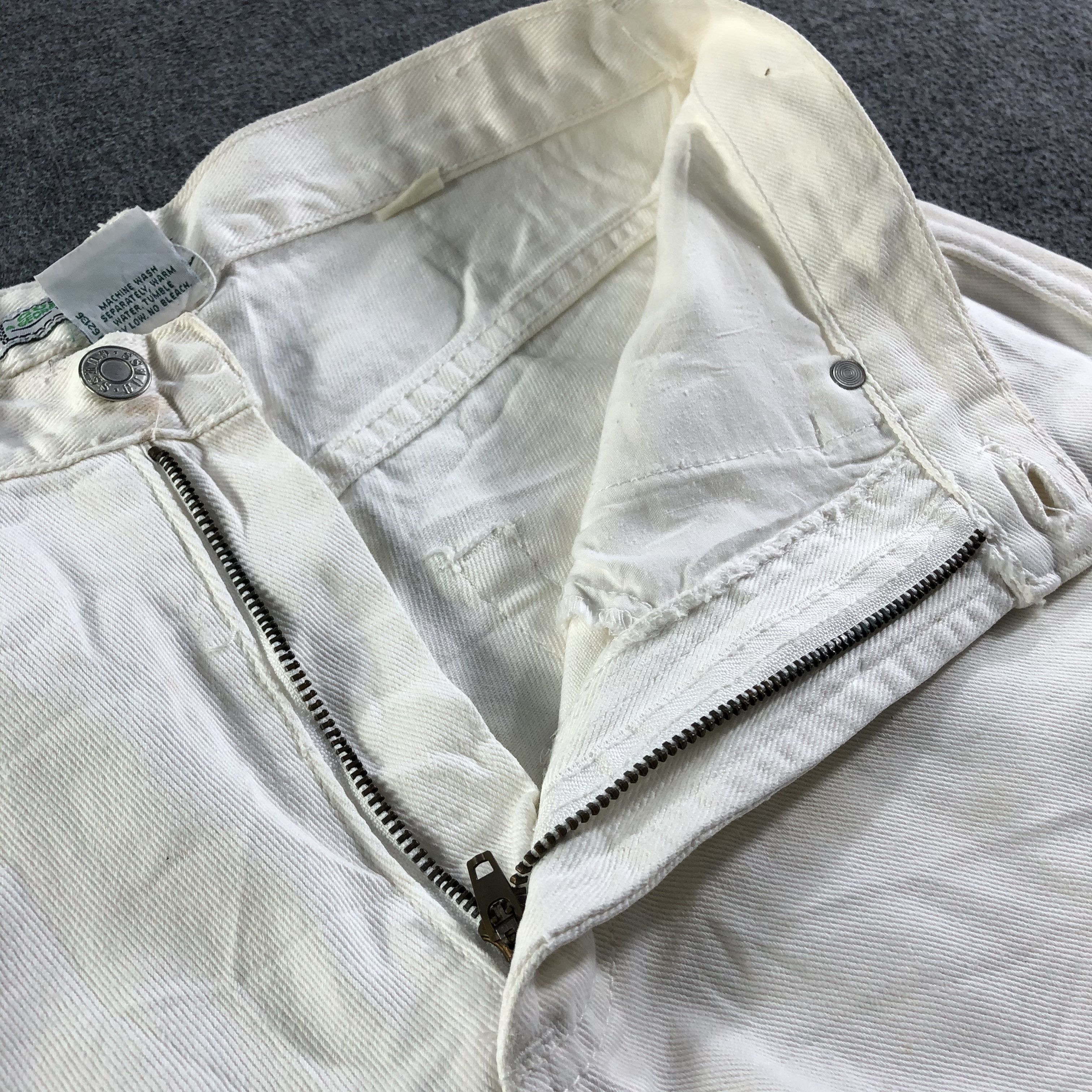 Guess Vintage Light Wash Guess Jeans-J4559 Size US 30 / EU 46 - 9 Thumbnail