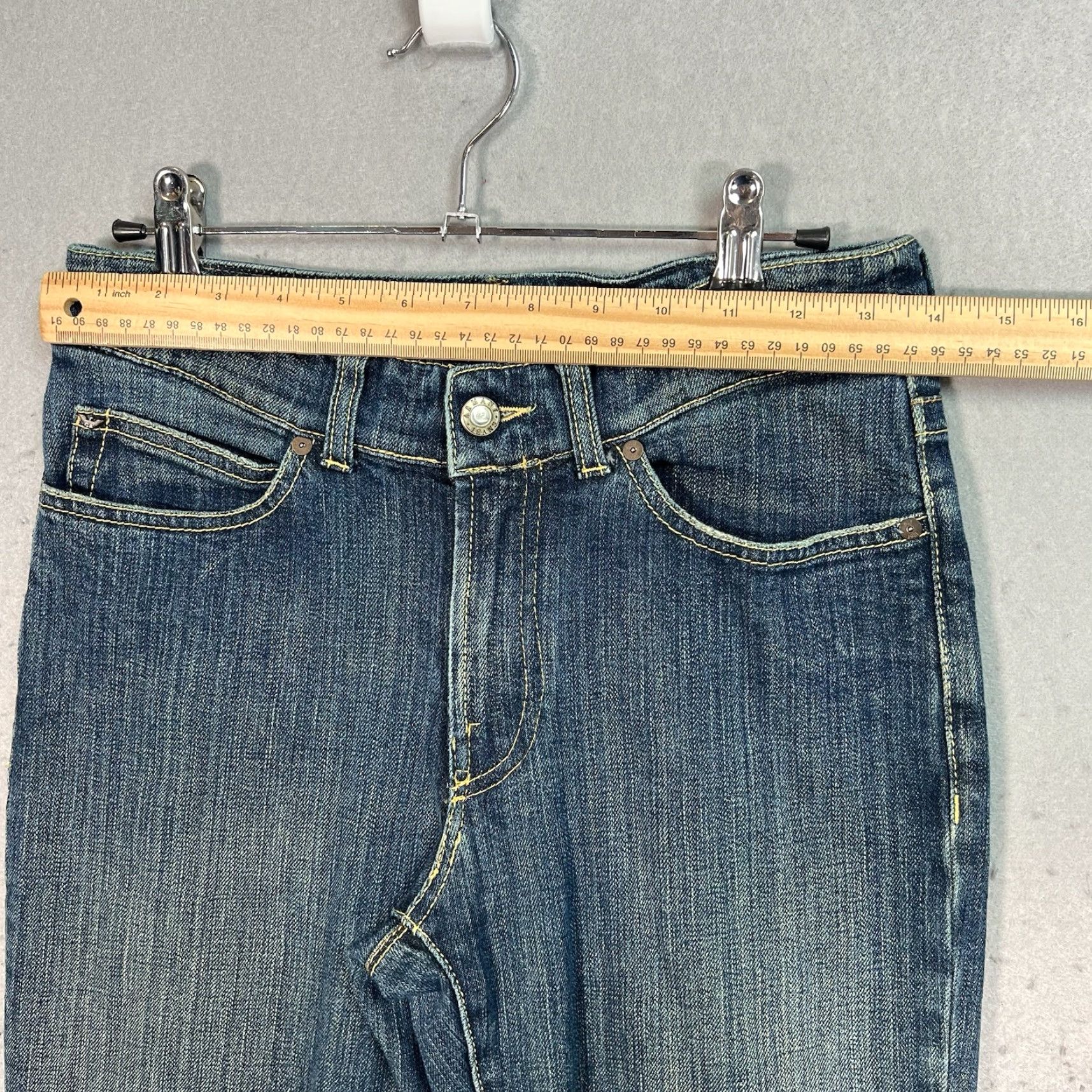Vintage VINTAGE Armani Jeans Blue Denim Jeans Womens 27 90s Tapered Regular Fit Size 27" / US 4 / IT 40 - 3 Thumbnail