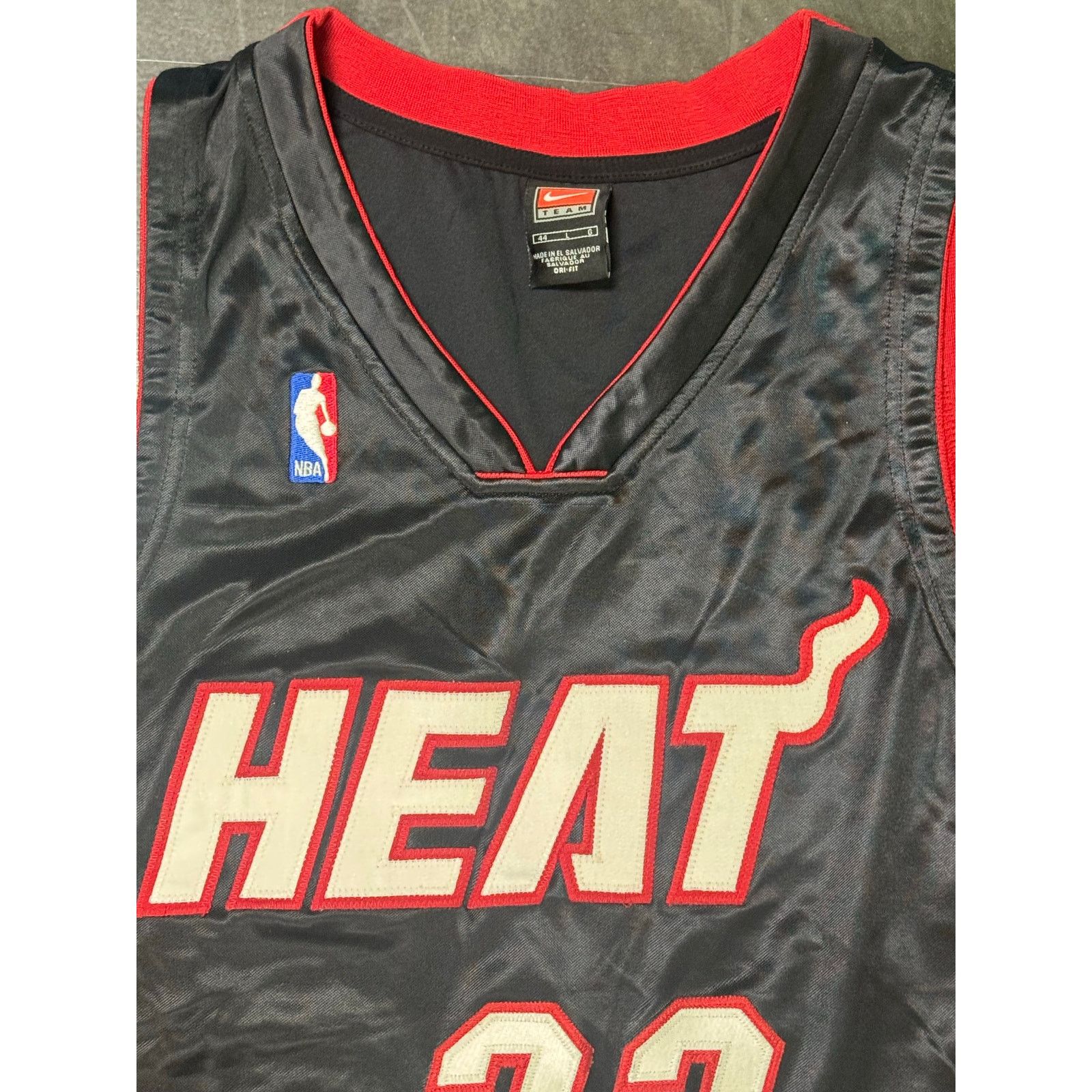 Nike Vintage Miami Heat #33 Alonzo Mourning Jersey Size US L / EU 52-54 / 3 - 3 Thumbnail
