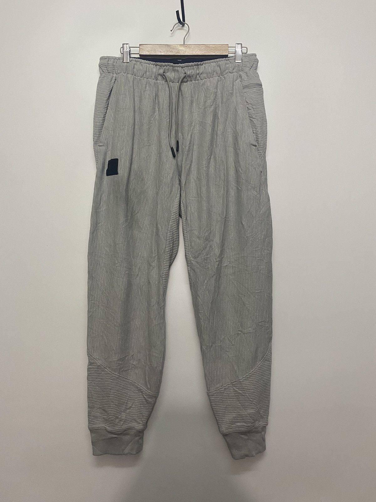 Under Armour Under Armour Joggers Sweat Pants Loose Athletic Cotton Sz L Size US 32 / EU 48 - 1 Thumbnail