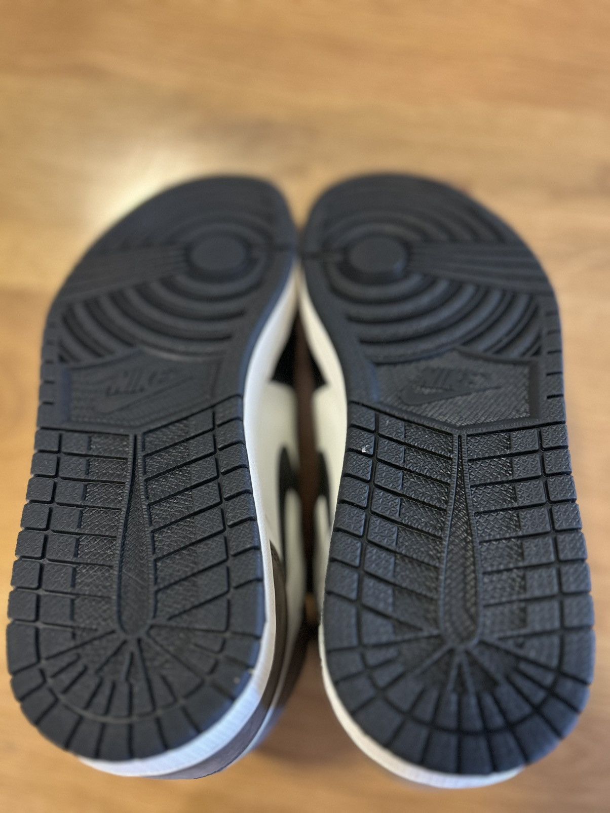 Jordan Brand 🔥 JORDAN 1 RETRO DARK MOCHA ☕️ NEW 🆕 Size US 9.5 / EU 42-43 - 5 Thumbnail