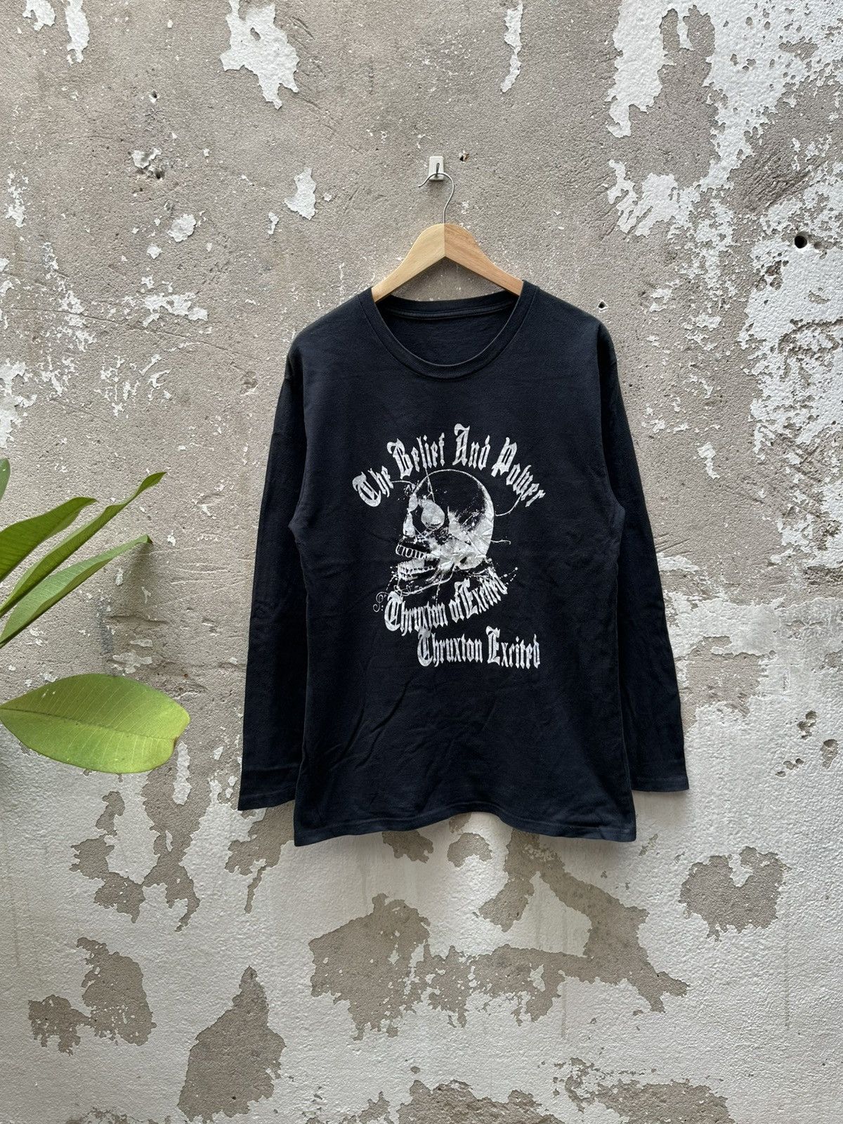 Vintage Vintage 2000's Thruxton Excited Longsleeve Tees Size US L / EU 52-54 / 3 - 1 Thumbnail