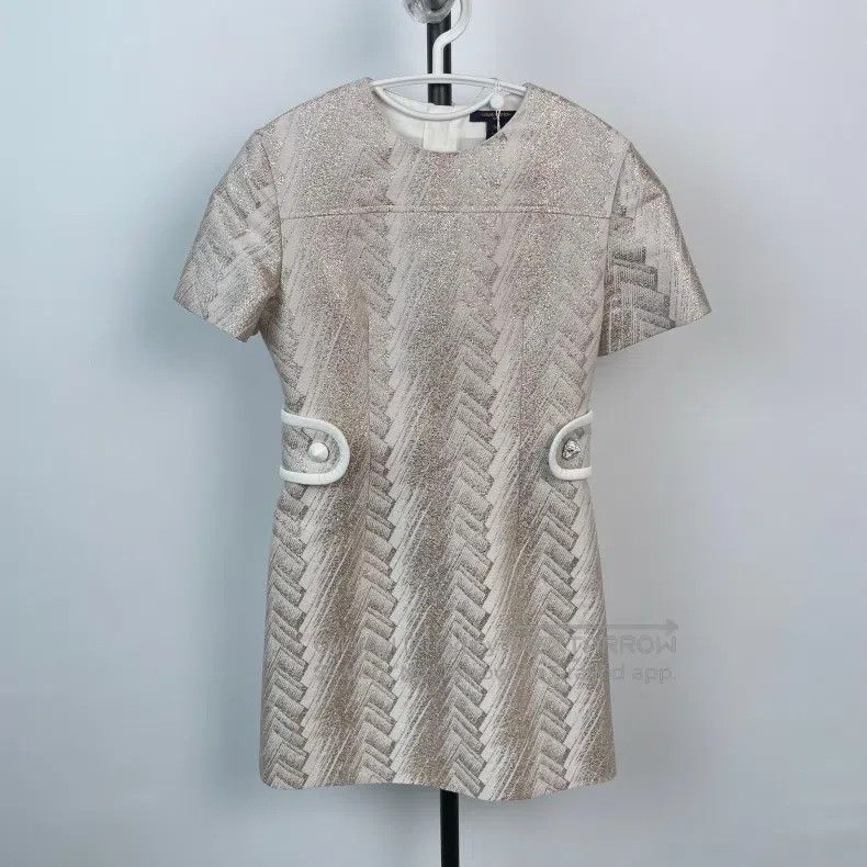 Louis Vuitton Louis Vuitton Gold silk embroidery in beige colour dress Size XS / US 0-2 / IT 36-38 - 1 Thumbnail