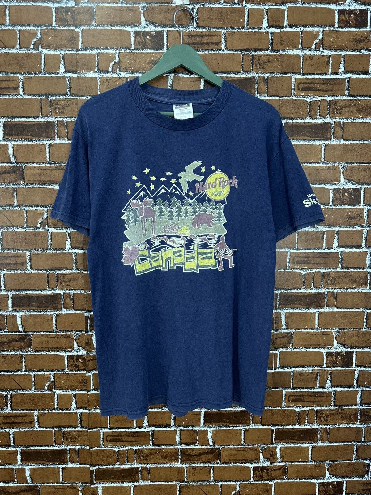 Vintage Vintage Hardrock Cafe Canada Sunfaded Tshirt A990 Size US M / EU 48-50 / 2 - 1 Thumbnail