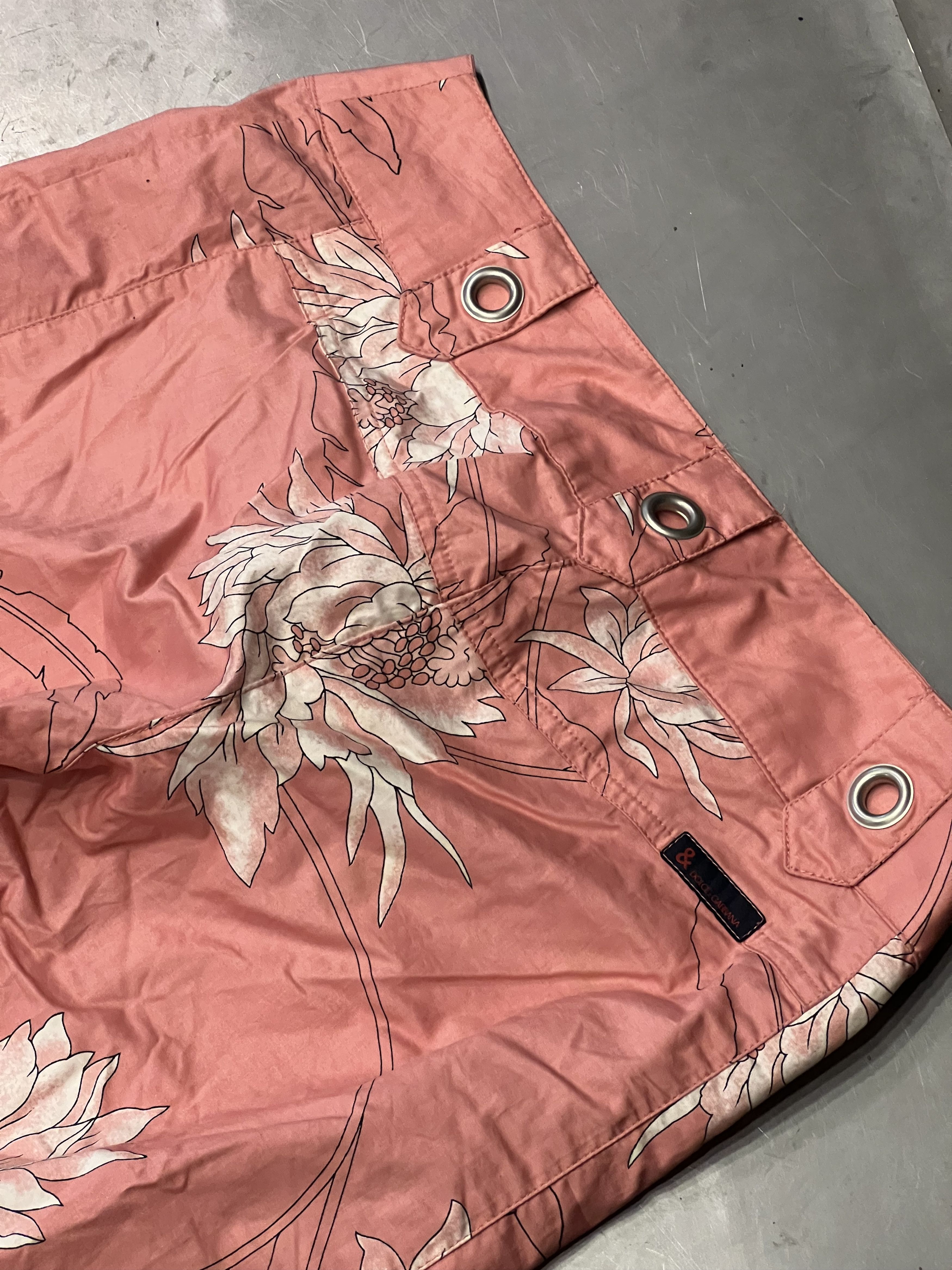 Dolce & Gabbana Y2K D&G Dolce & Gabbana hawaiian floral print cargo pants Size 27" / US 4 / IT 40 - 3 Thumbnail