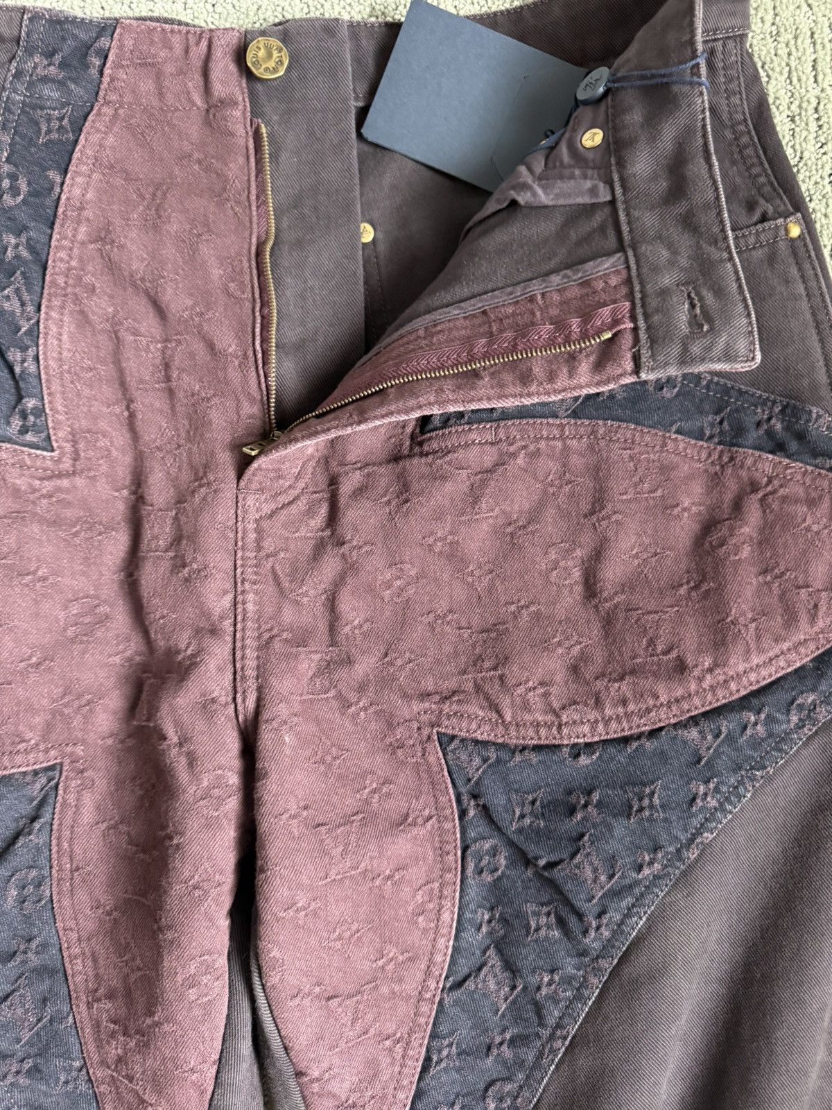 Louis Vuitton FLOWER MONOGRAM BAGGY JEANS Size US 36 / EU 52 - 4 Thumbnail