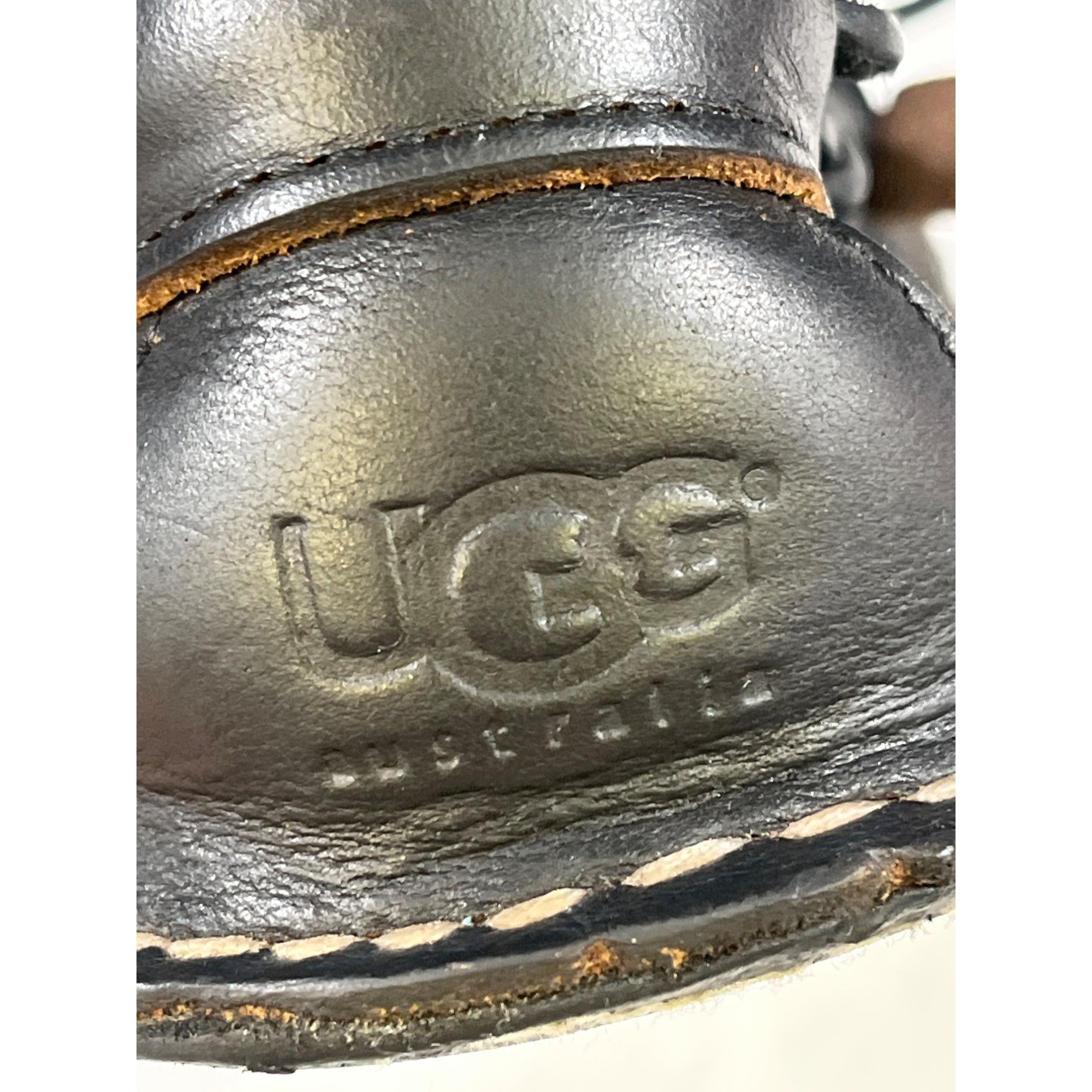 Ugg Ugg Australia Men's Black Leather Slippers Size 11 SKU 6212 Size US 11 / EU 44 - 8 Thumbnail