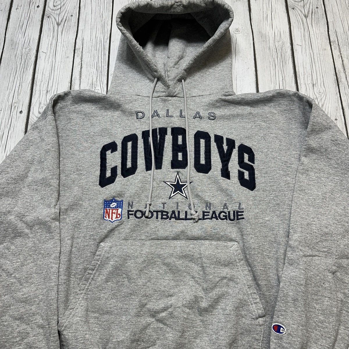 Champion Vintage Dallas Cowboys hoodie Size US XL / EU 56 / 4 - 3 Thumbnail