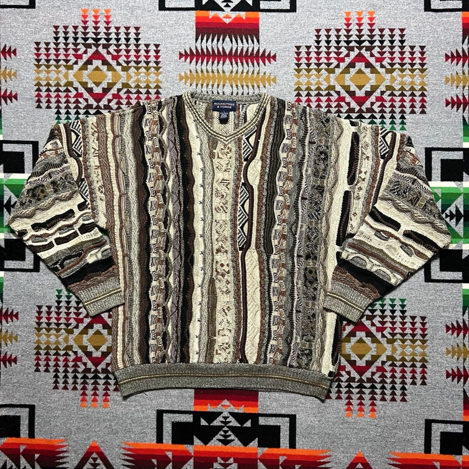 image of Roundtree Yorke Vintage Roundtree & Yorke Sweater Men’S Size Large 3D Knit Coogi Style Biggie C4 in