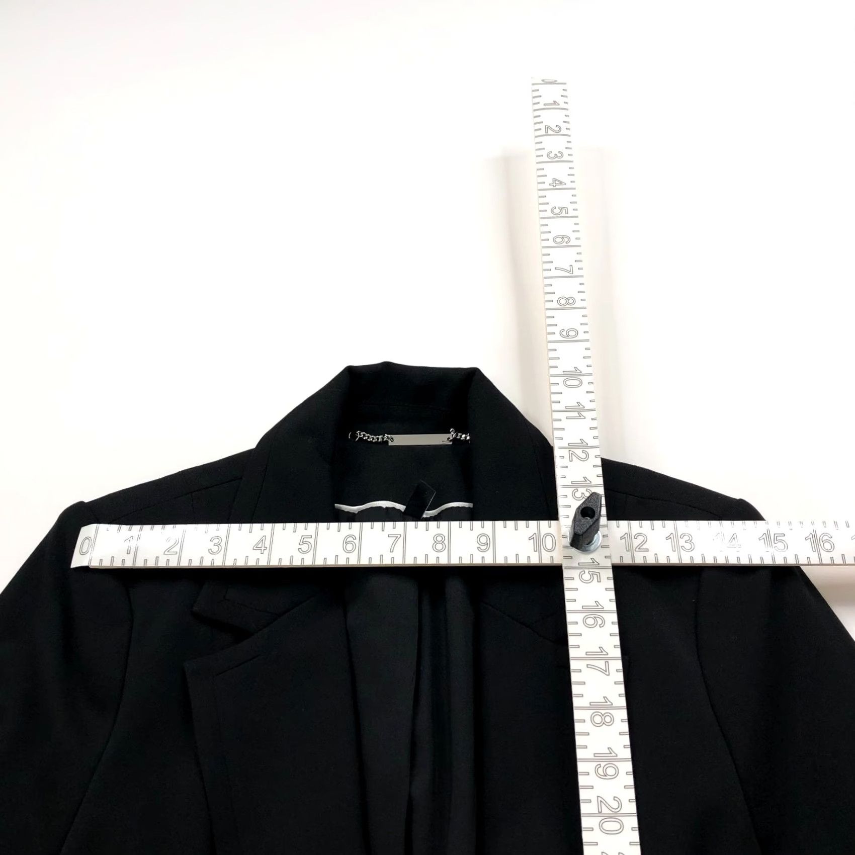 White House Black Market White House Black Market Blazer Jacket Black MINT 10P Petite Knit Polyester Button Blazer Women Blazer Coat Mid-Length Long Sleeve Size L / US 10 / IT 46 - 4 Thumbnail
