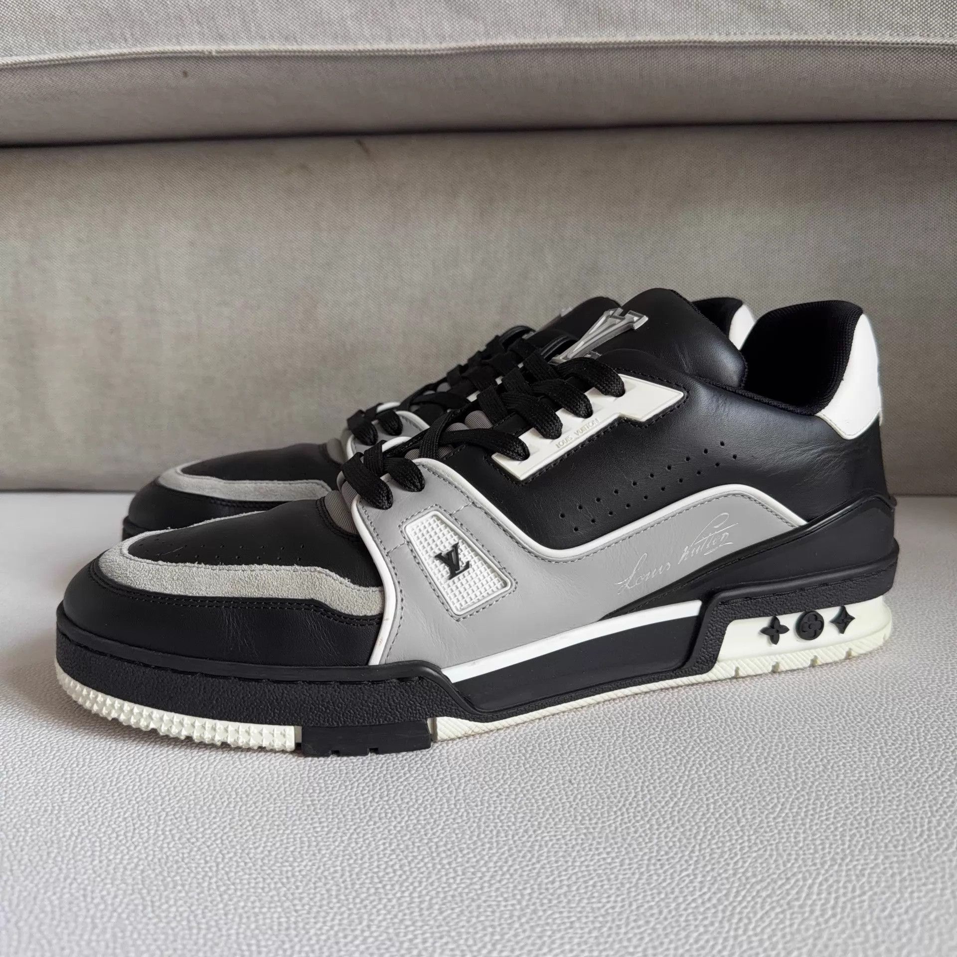 Louis Vuitton LV Trainer Black/Gray Cement US9/EU43 Mint Size US 10 / EU 43 - 1 Thumbnail