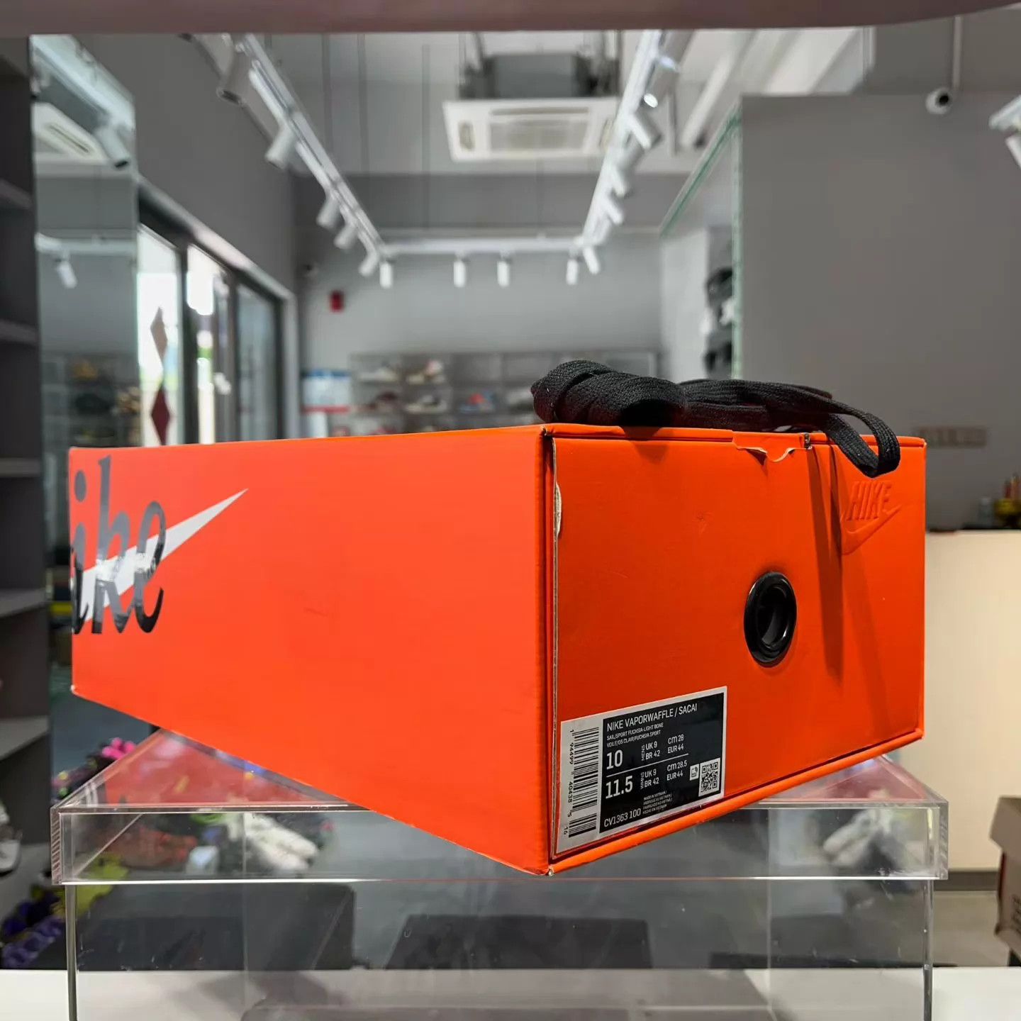 Nike Sacai x Nike VaporWaffle White/Grey 44 Worn Once Boxed Size US 10 / EU 43 - 9 Thumbnail