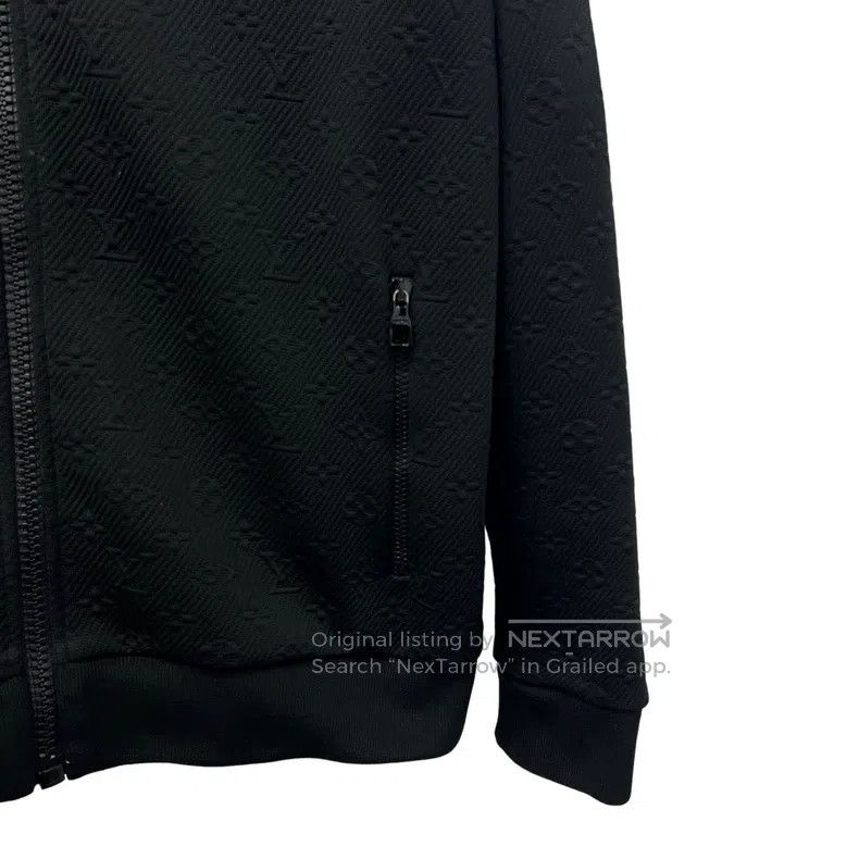 Louis Vuitton Louis Vuitton Embossed dark pattern full logo jacket Size US L / EU 52-54 / 3 - 4 Thumbnail