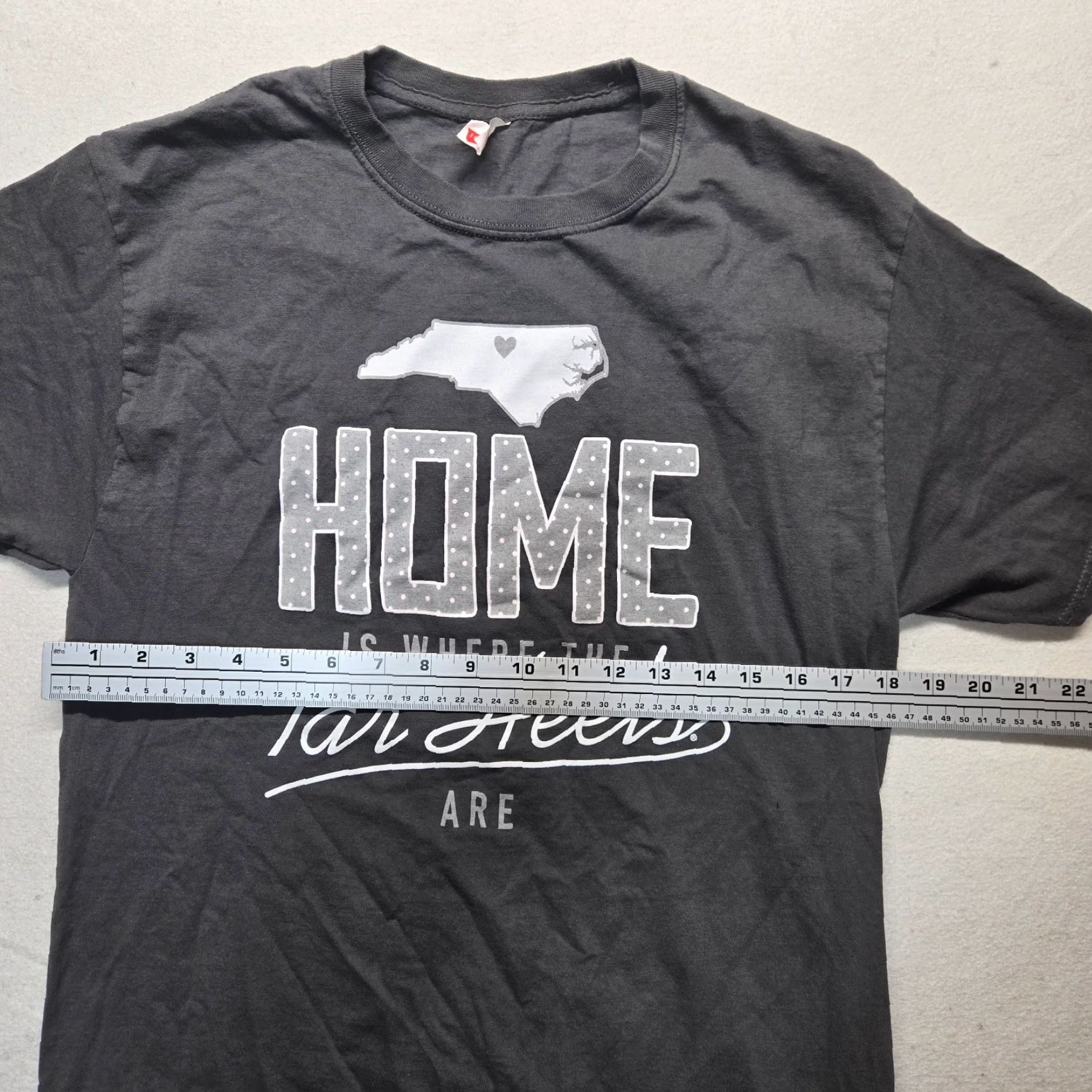 Vintage UNC Tar Heels Graphic Print T-Shirt Men's M Gray Classic Crew Neck Size US M / EU 48-50 / 2 - 4 Thumbnail