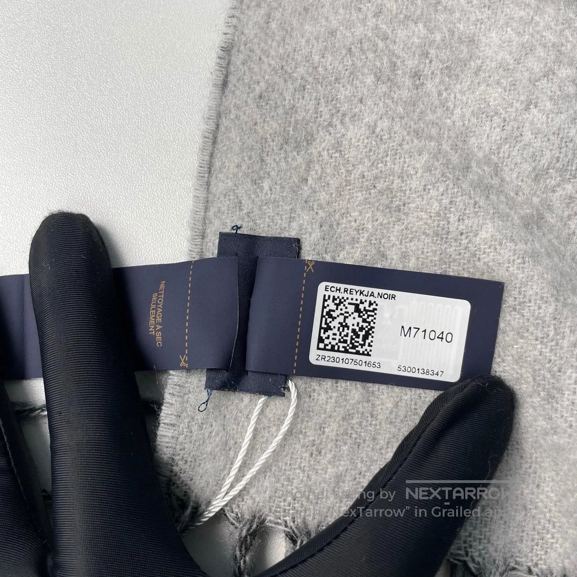 Louis Vuitton Louis Vuitton Black and Gray Full Logo Cashmere Double-Fac Size ONE SIZE - 6 Thumbnail