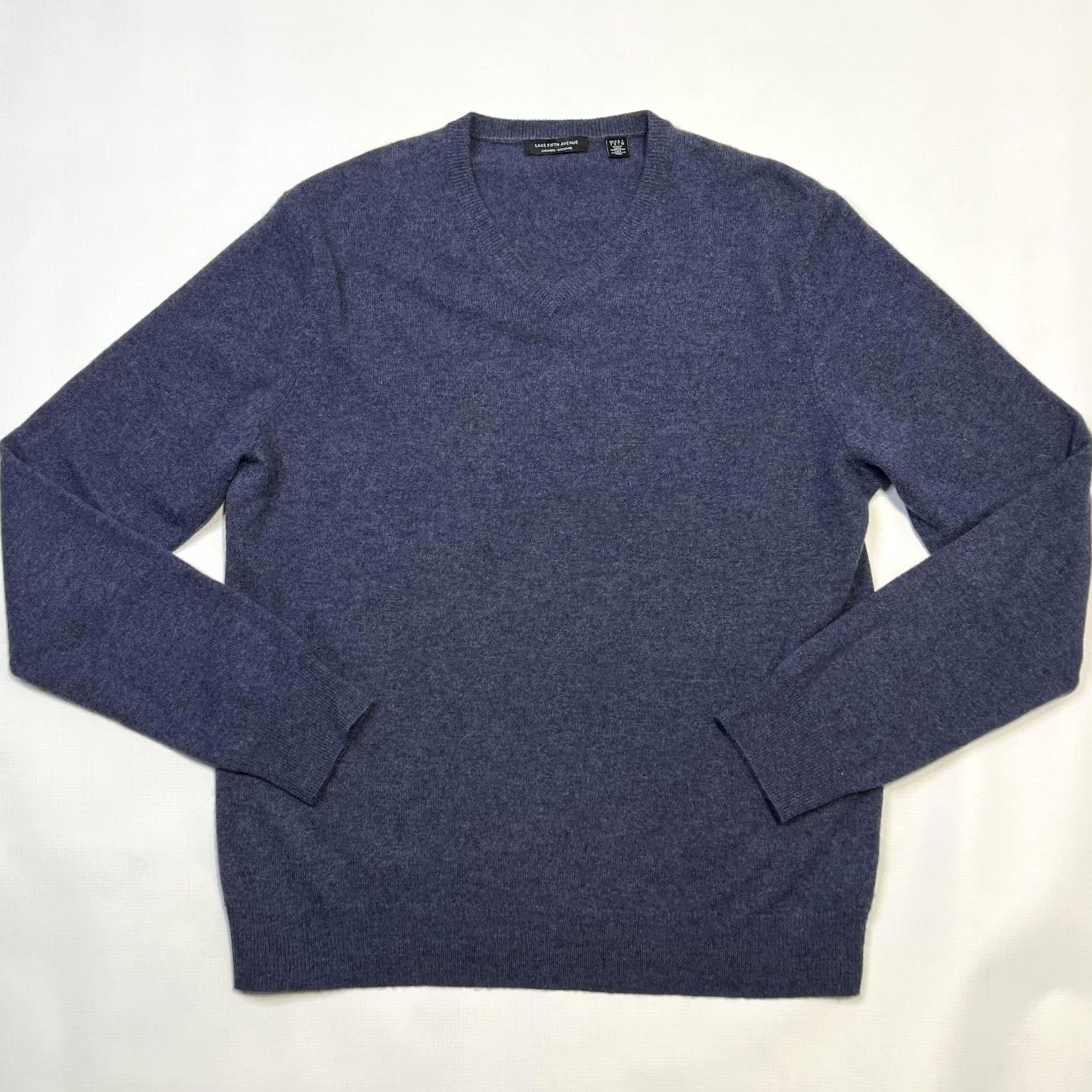 Saks Fifth Avenue Saks Fifth Avenue Sweater Mens Large Blue Cashmere Pullover V-Neck Soft Classic Size US L / EU 52-54 / 3 - 2 Thumbnail