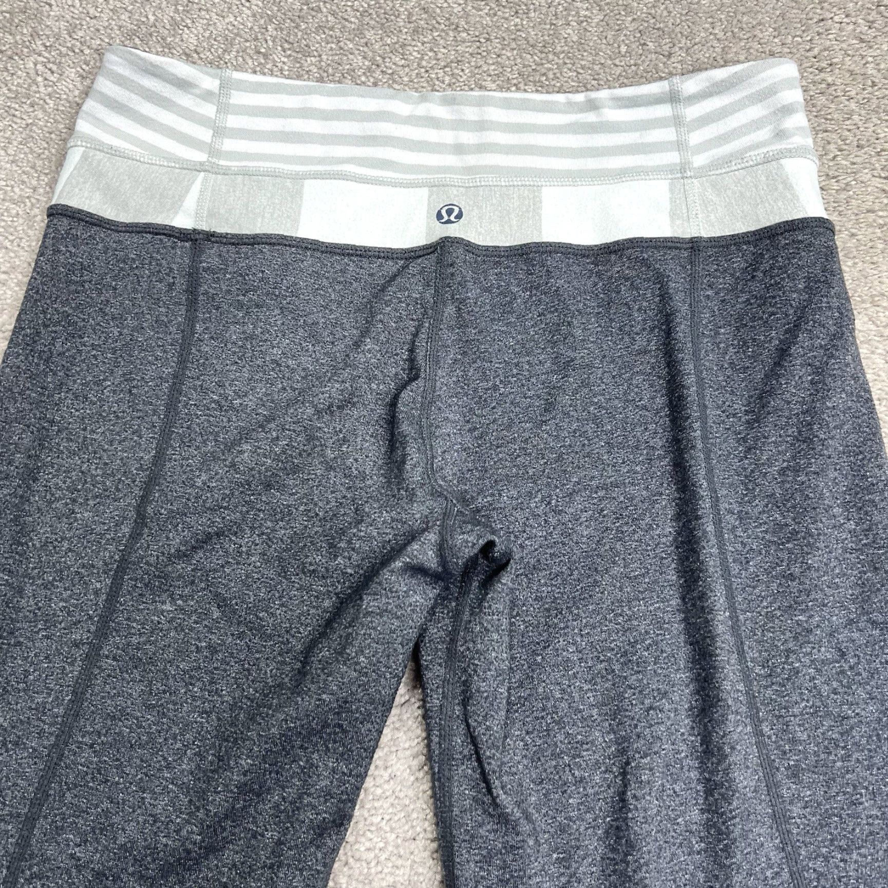 Lululemon Lululemon Leggings Size 6 Athletic Gym Yoga Full Length 31.5” Inseam Flared Gray Stretch Women Size 28" / US 6 / IT 42 - 6 Thumbnail